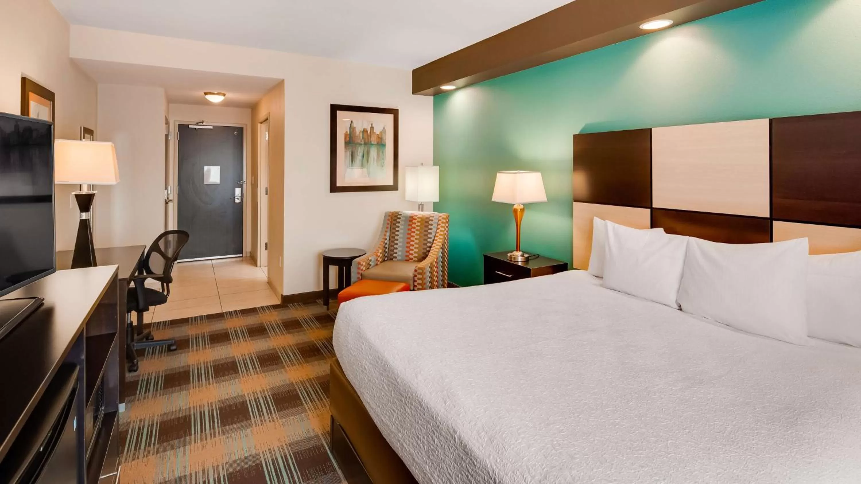 Photo of the whole room, Bed in Best Western Plus Atrium Inn & Suites