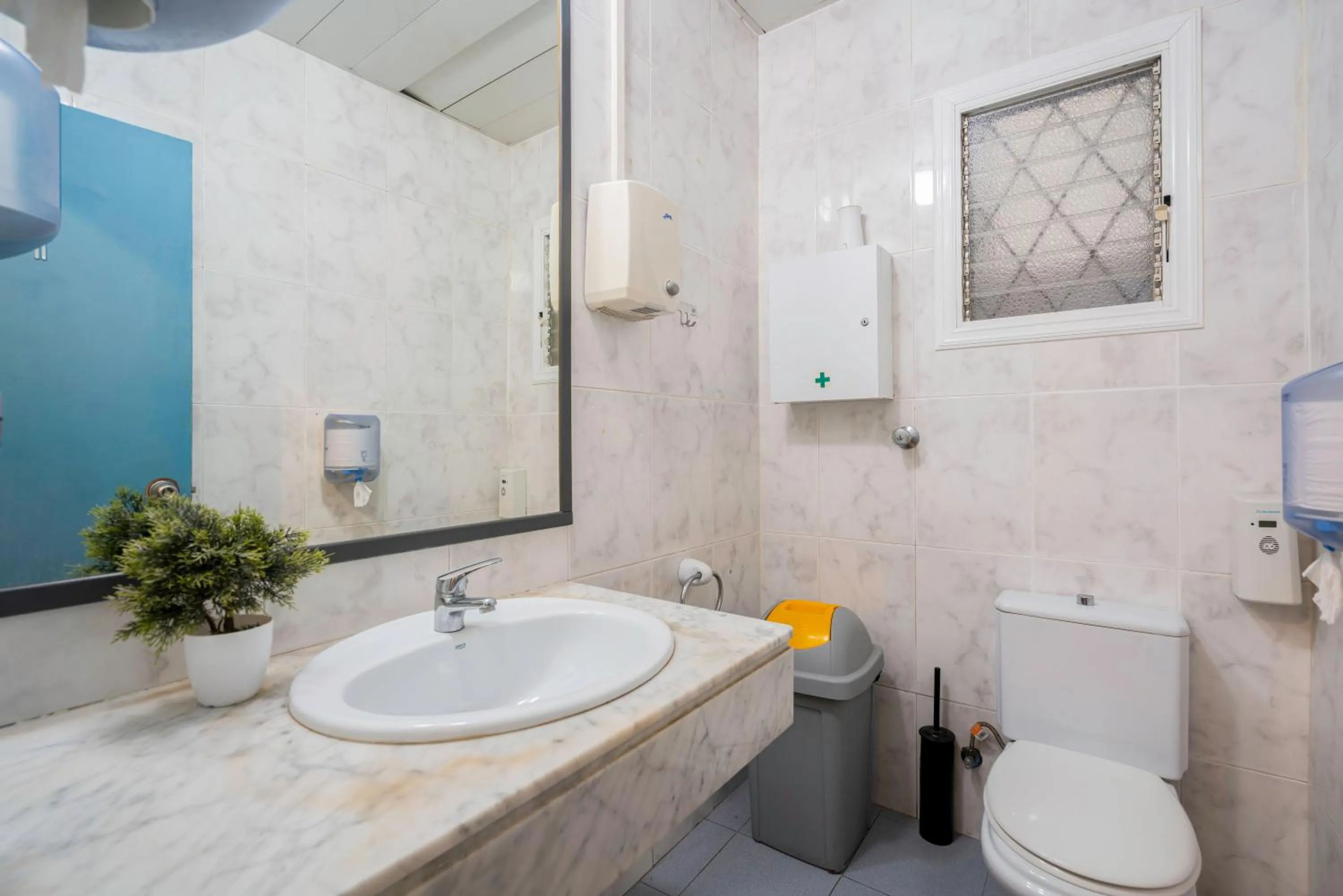 Bathroom in Casa Barcelo Hostel Barcelona