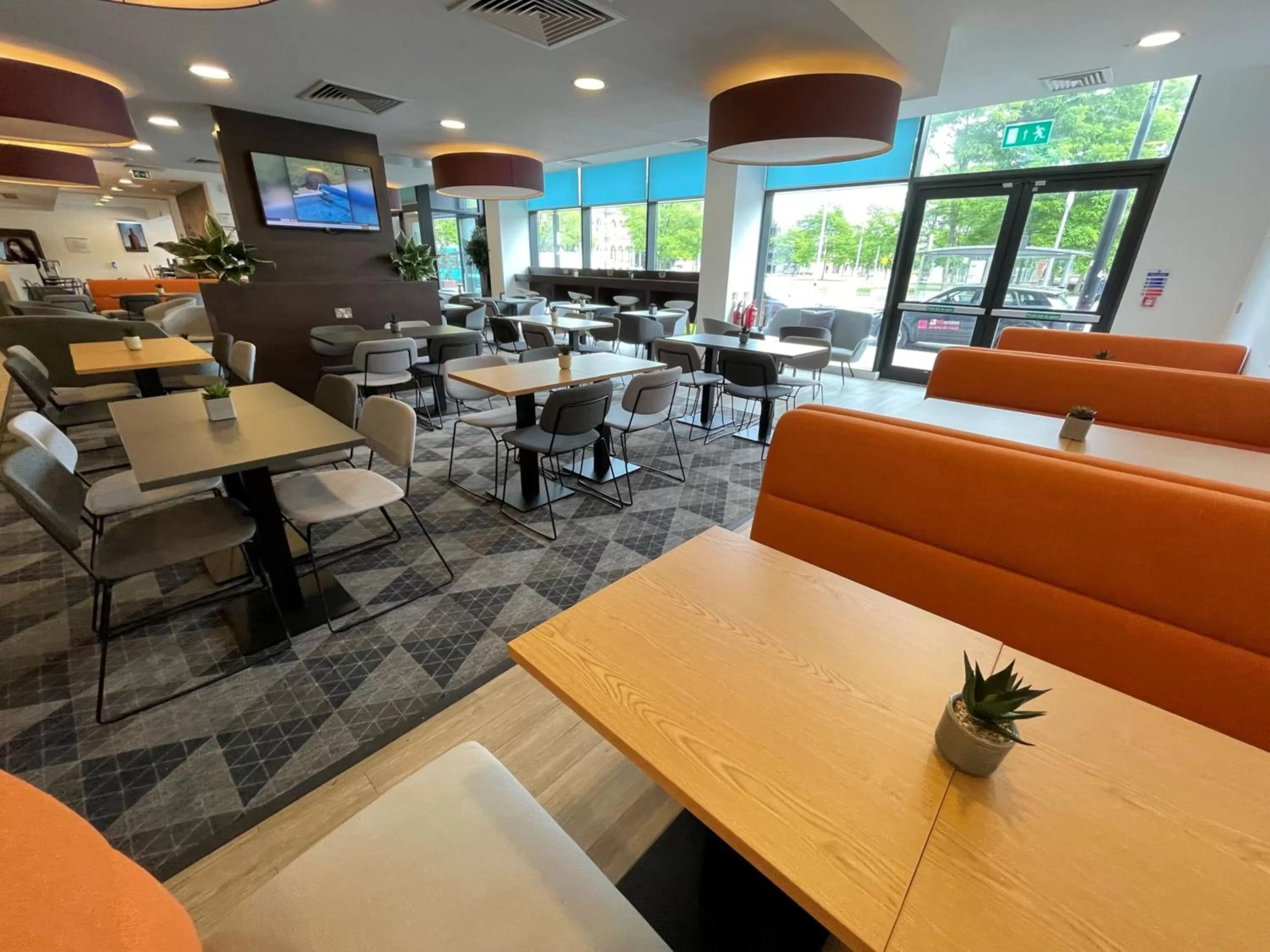 Restaurant/places to eat in Holiday Inn Express Middlesbrough - Centre Square by IHG