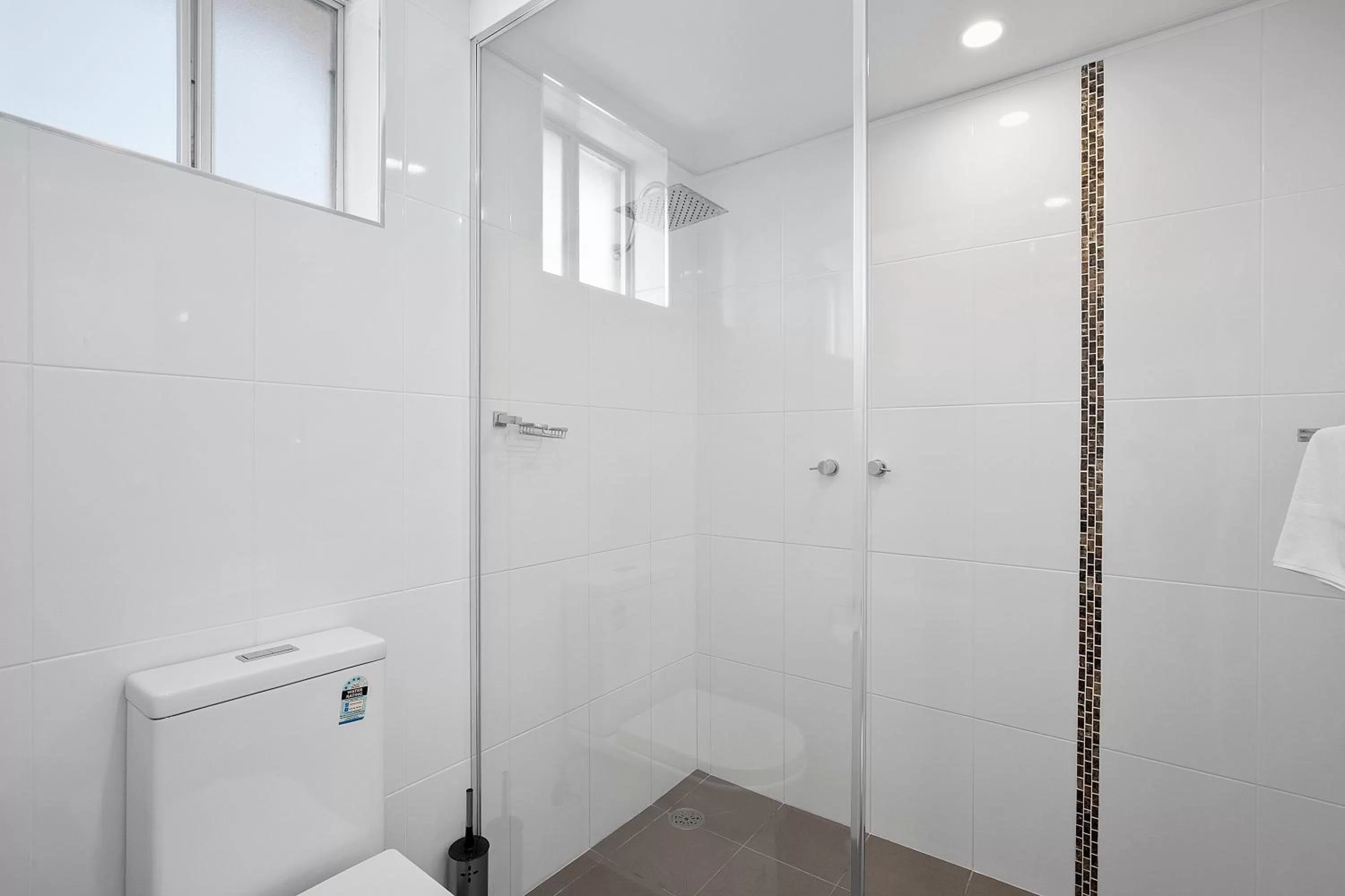 Bathroom in Thunderbird Motel Yass