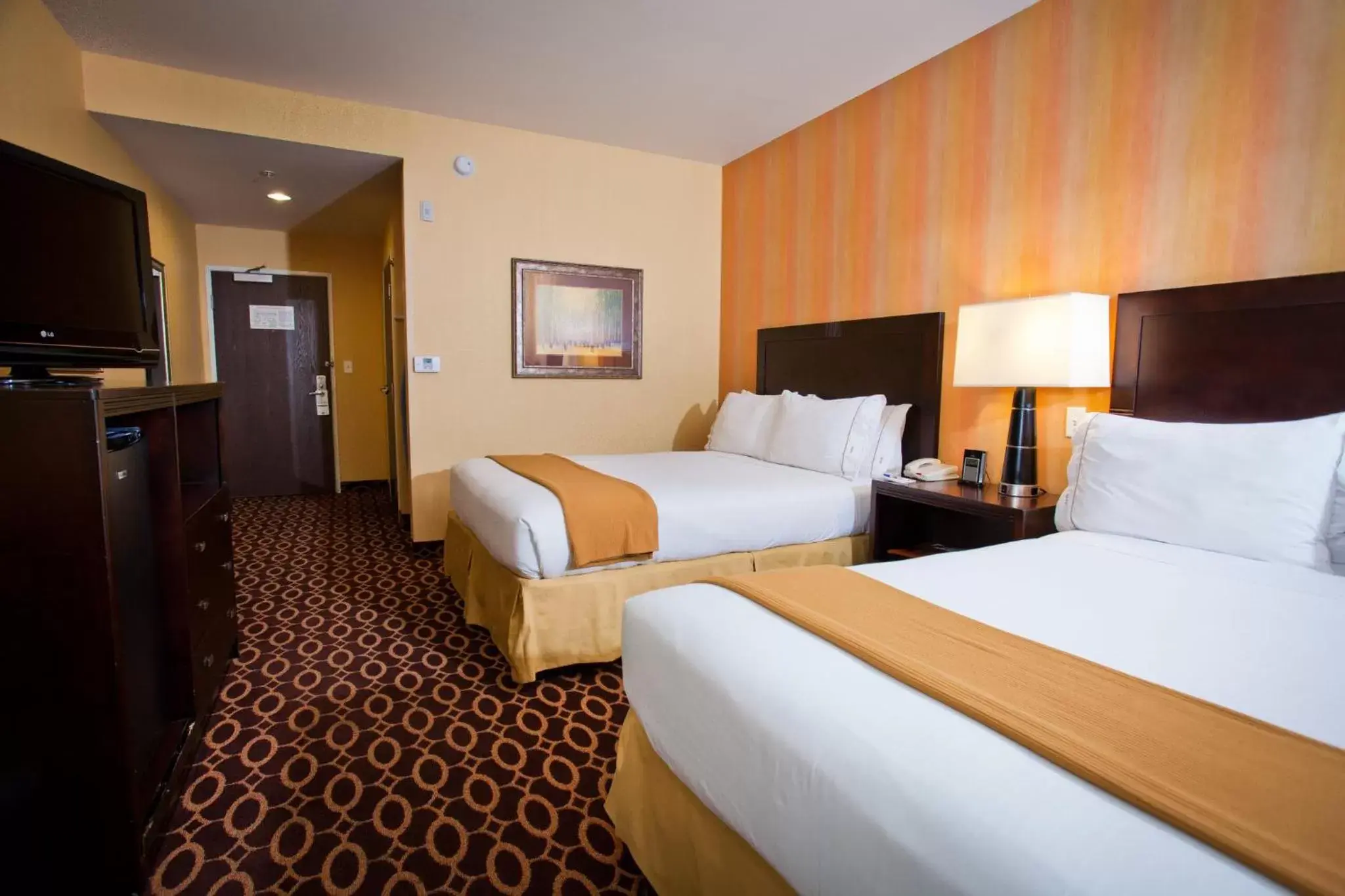 Queen Room with Two Queen Beds - Mobility Access Tub/Non-Smoking in Holiday Inn Express & Suites Sacramento NE Cal Expo, an IHG Hotel Queen Room with Two Queen Beds - Mobility Access Tub/Non-Smoking in Holiday Inn Express & Suites Sacramento NE Cal Expo, an IHG Hotel