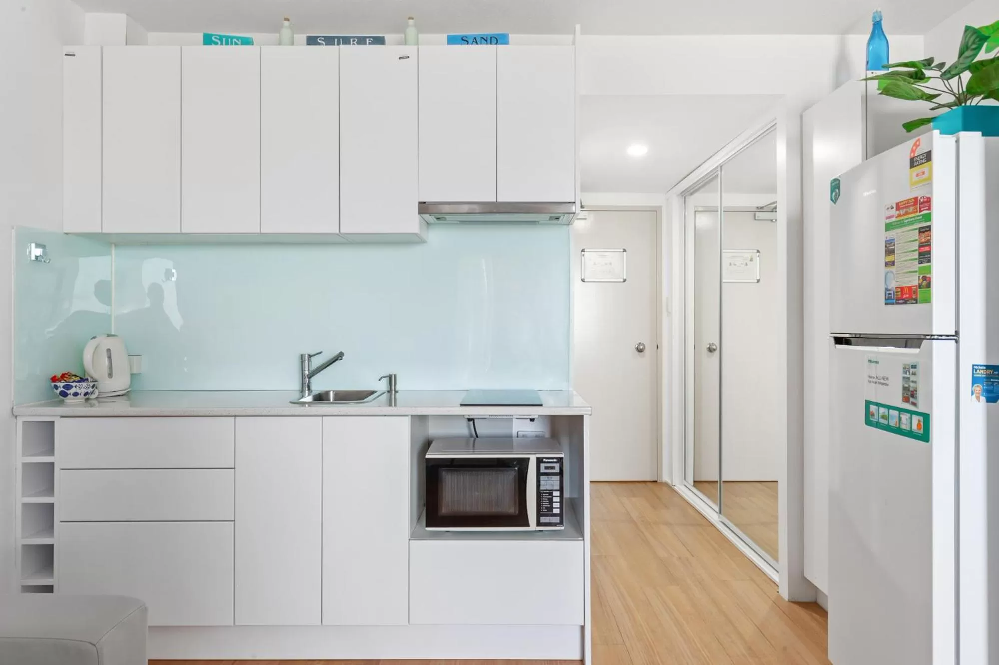 Kitchen or kitchenette in Bayview Tower