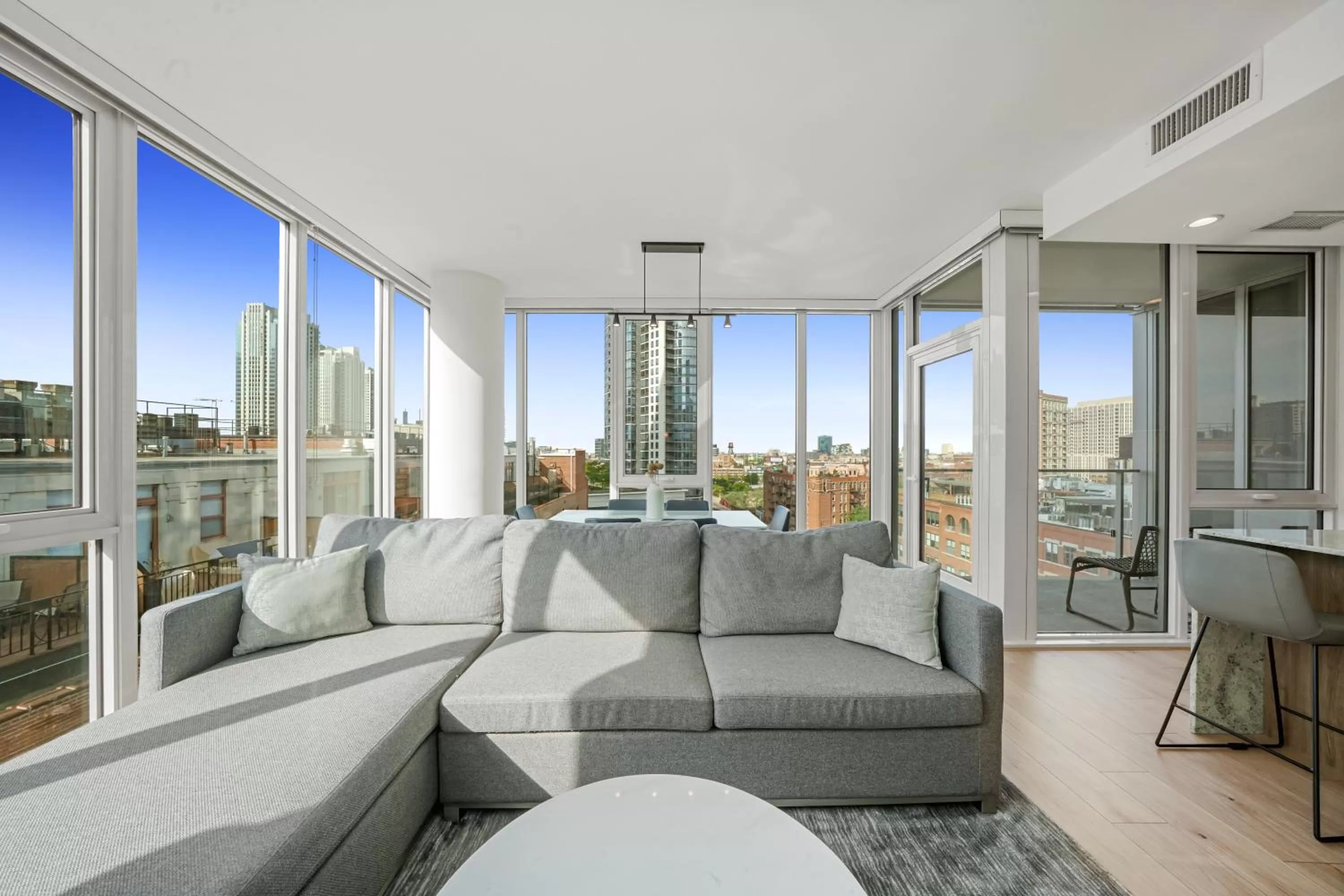 Living room in Level Chicago - River North