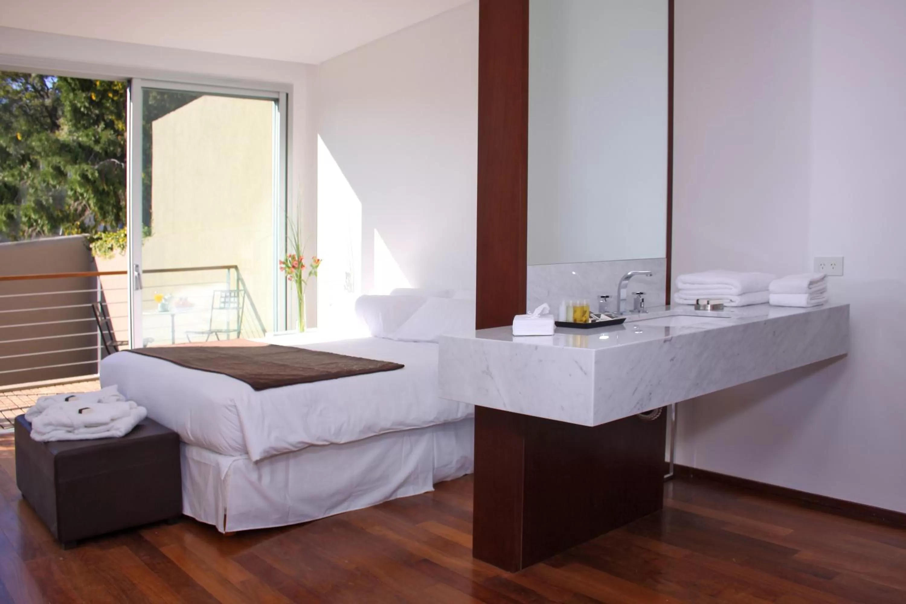 Bedroom, Bed in San Isidro Plaza Hotel