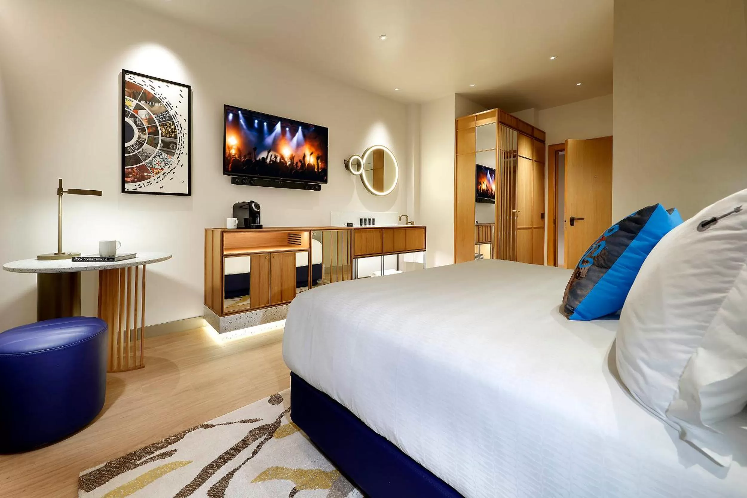 Photo of the whole room, Bed in Hard Rock Hotel Madrid