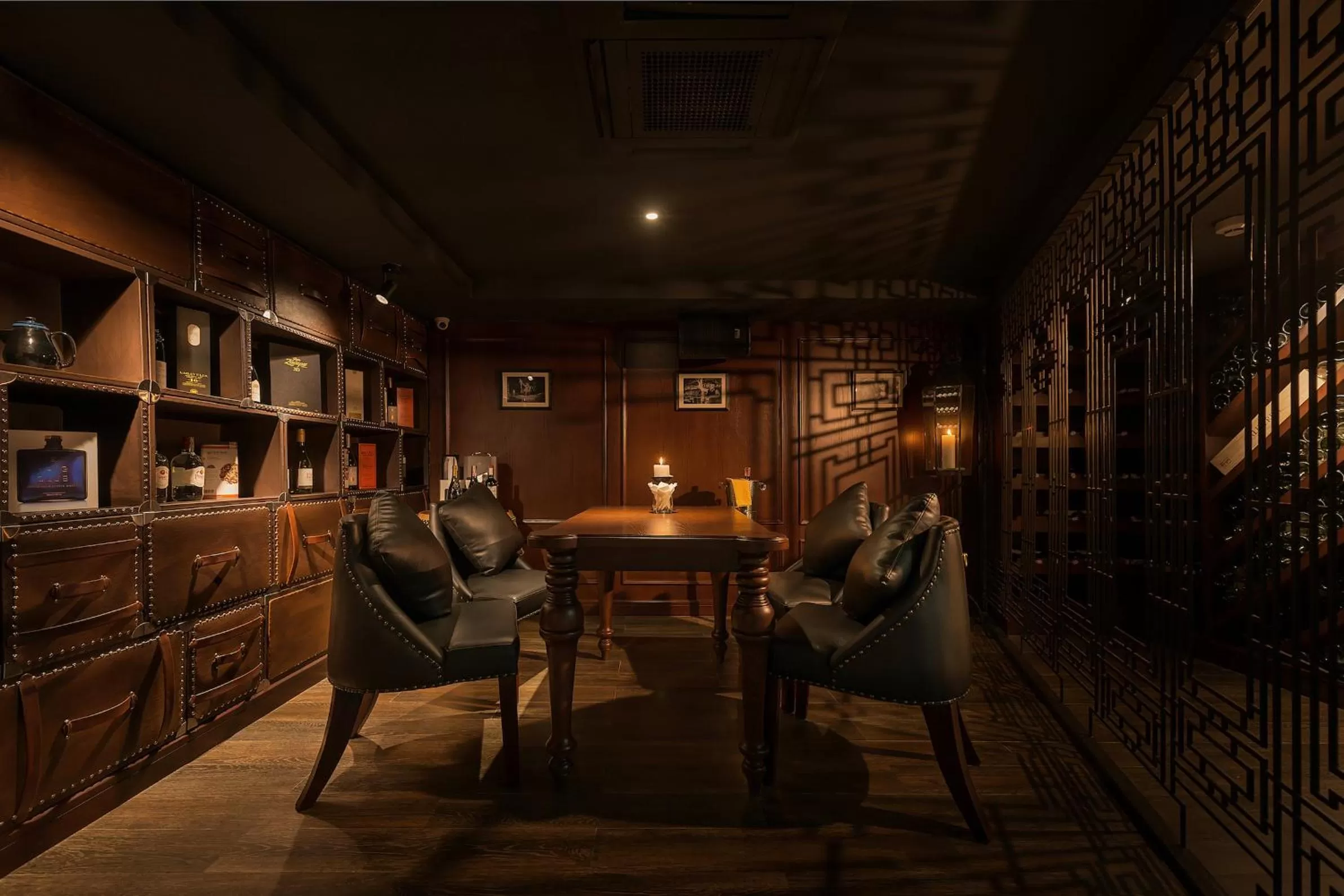 Restaurant/places to eat in Bespoke Trendy Hotel Hanoi