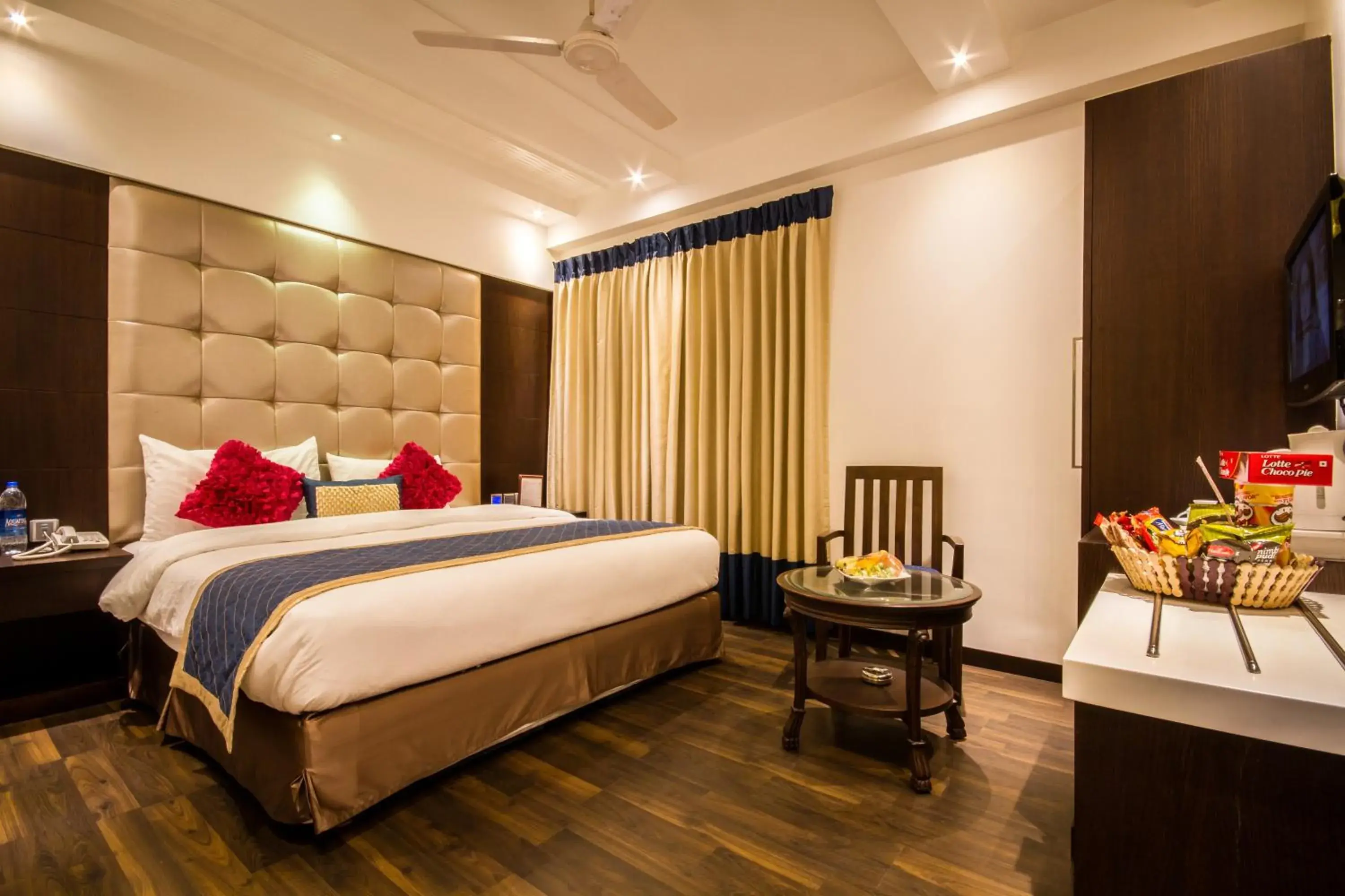 Deluxe Room in Hotel Grand Godwin - Near New Delhi Railway Station - Paharganj Deluxe Room in Hotel Grand Godwin - Near New Delhi Railway Station - Paharganj