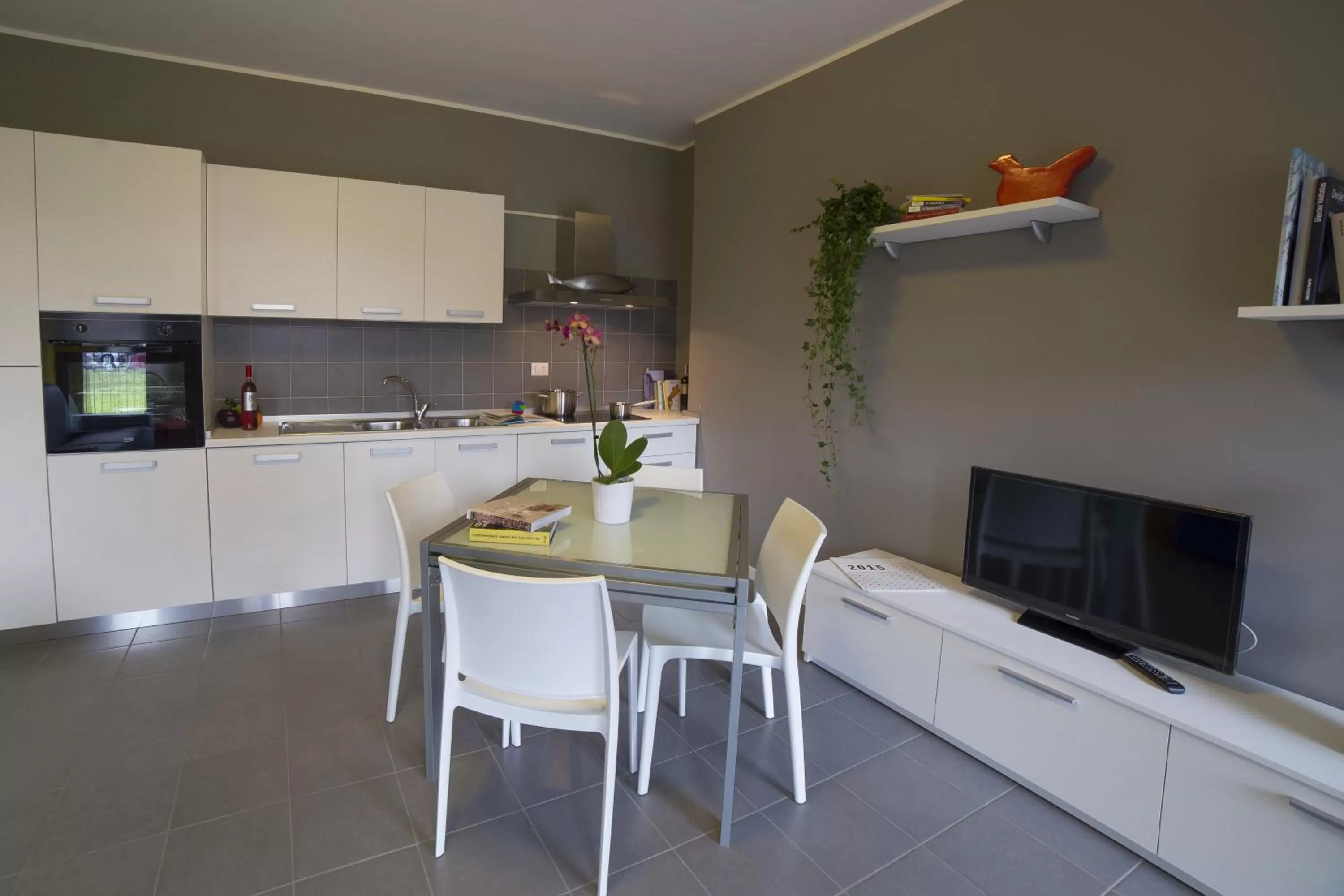 Kitchen or kitchenette in Aurum Aparthotels Pianell 10