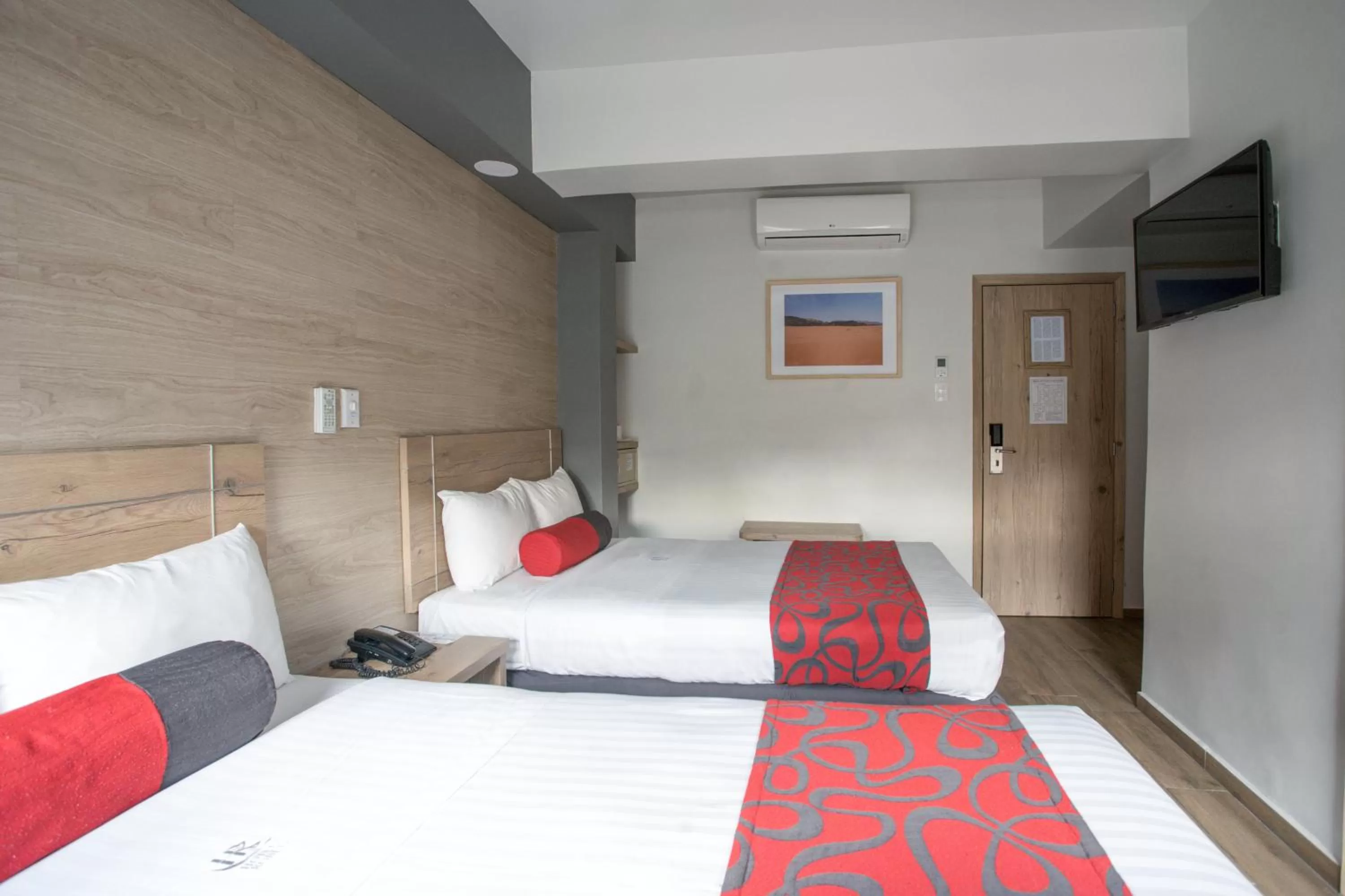 Photo of the whole room, Bed in Hotel Roble