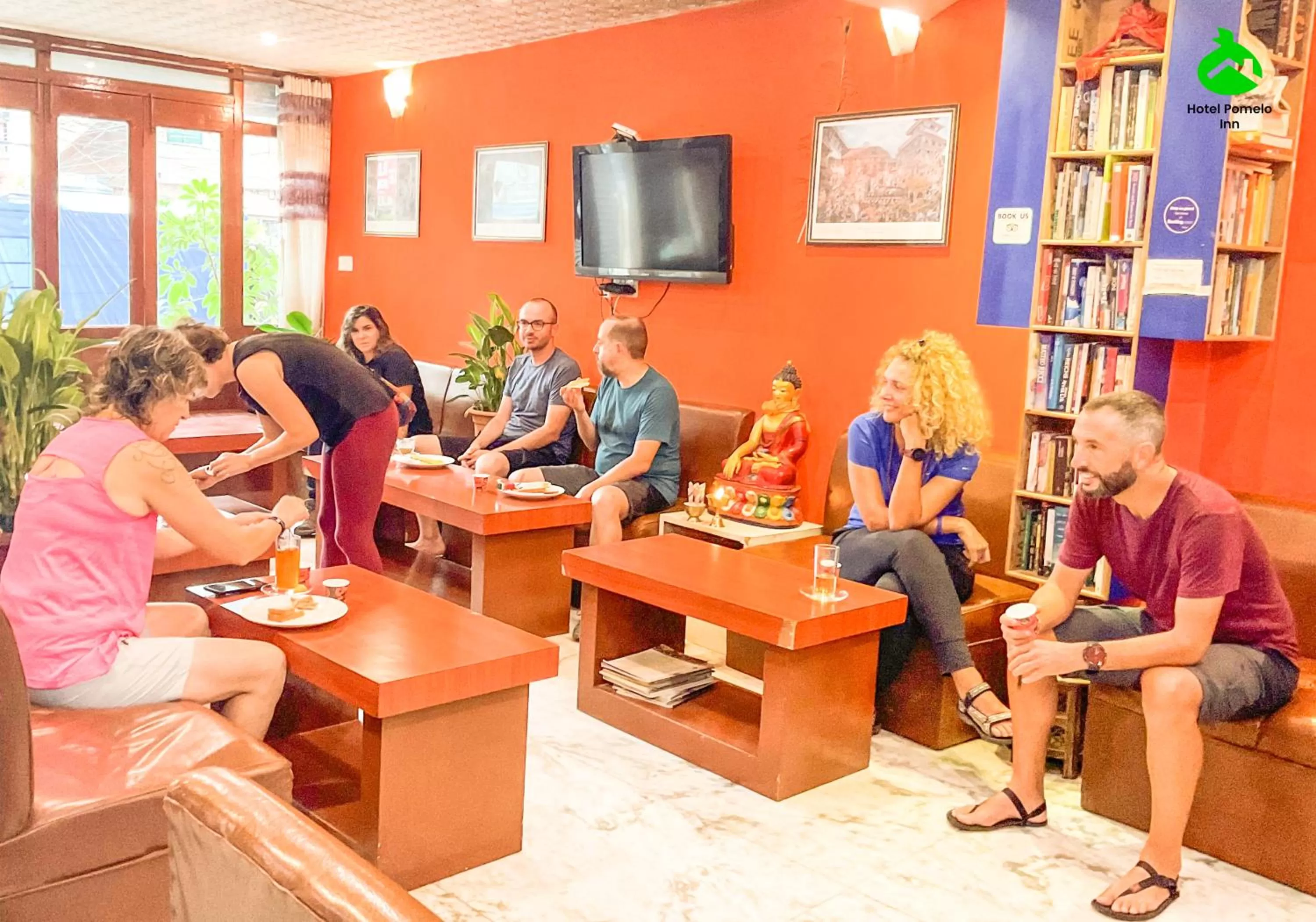 Breakfast in Hotel Pomelo House