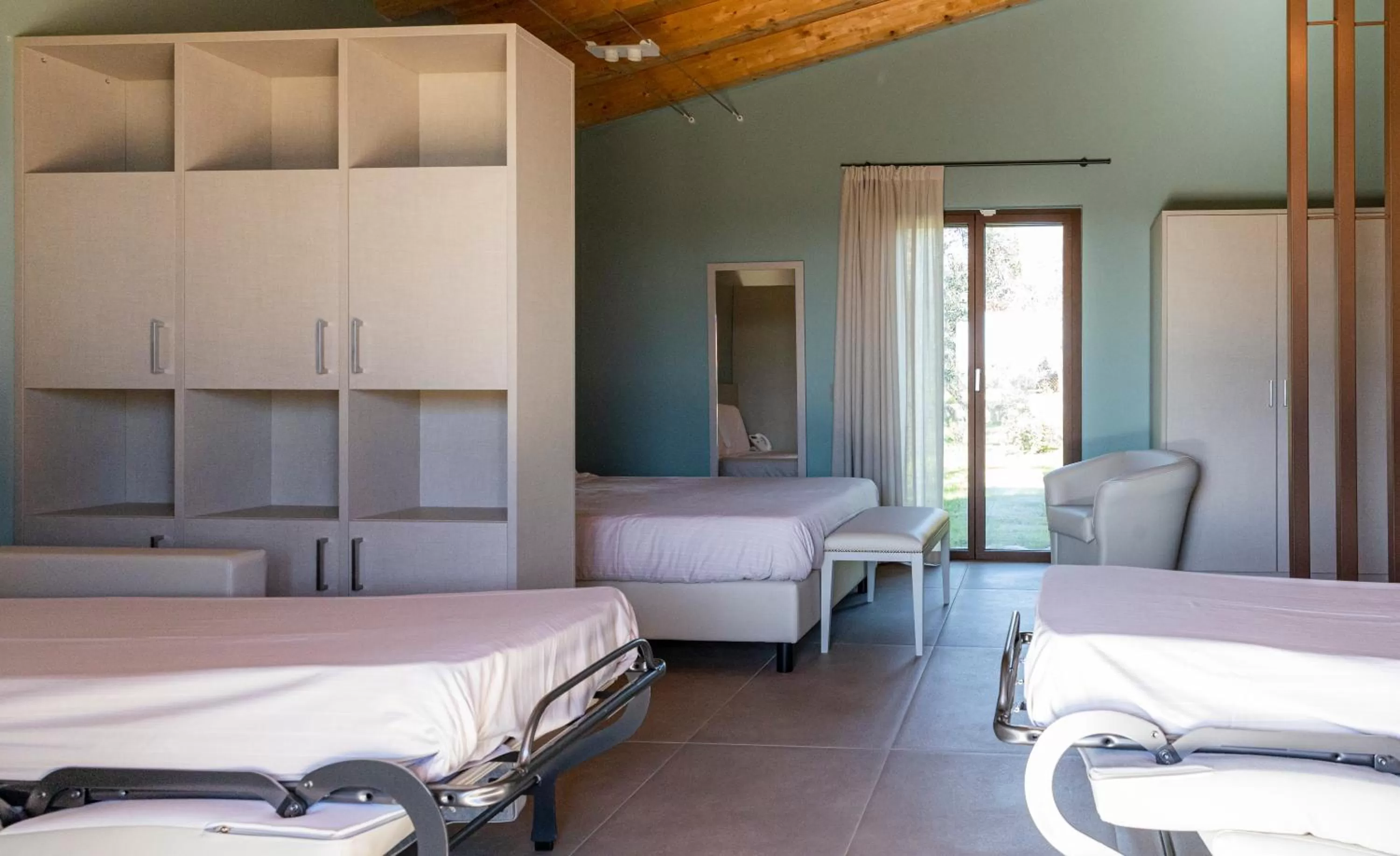 Bed in Antico Borgo Molino 7cento vicino ai Giardini di Ninfa