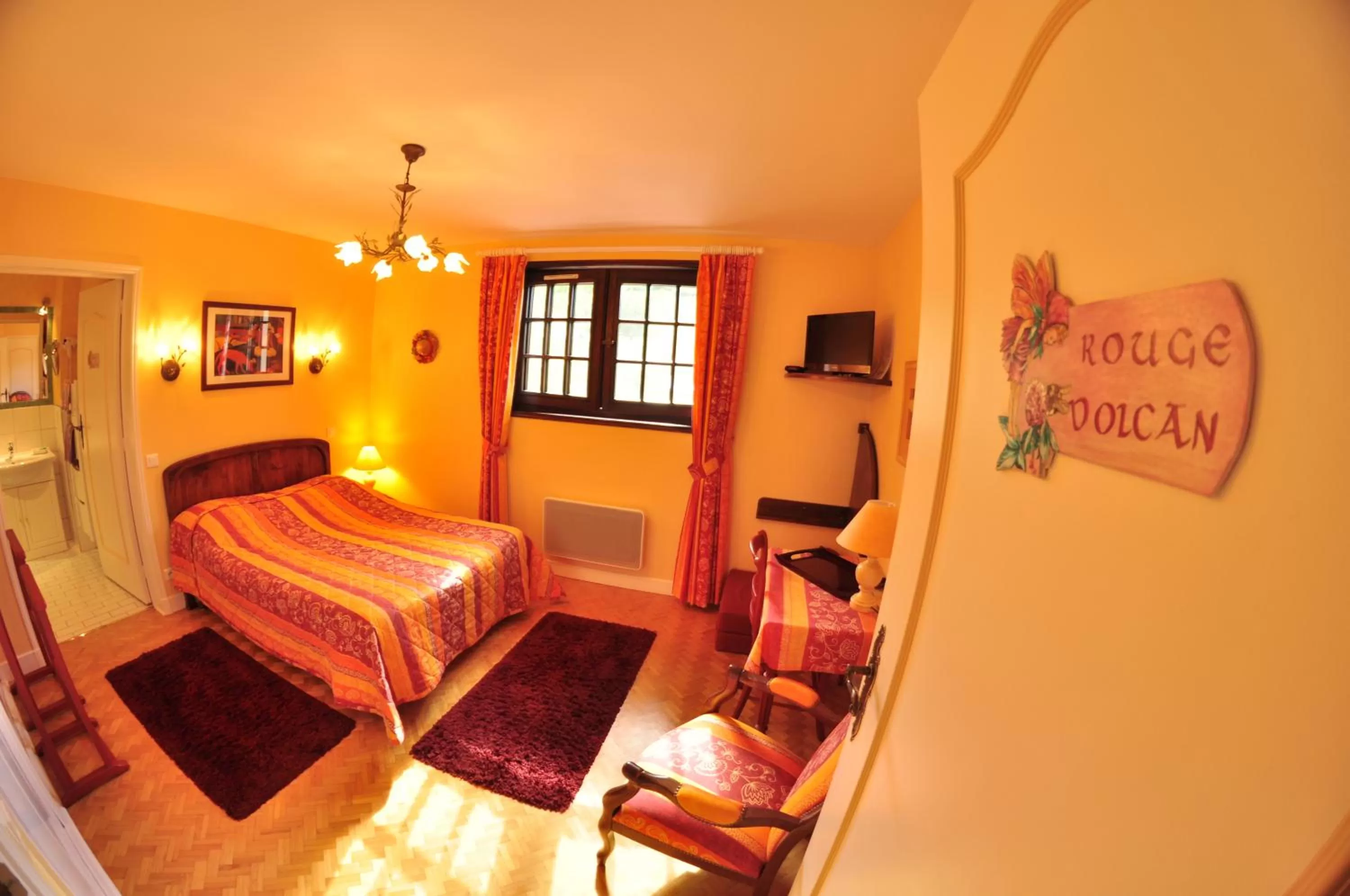 Photo of the whole room in Hôtel-Logis La Coraline