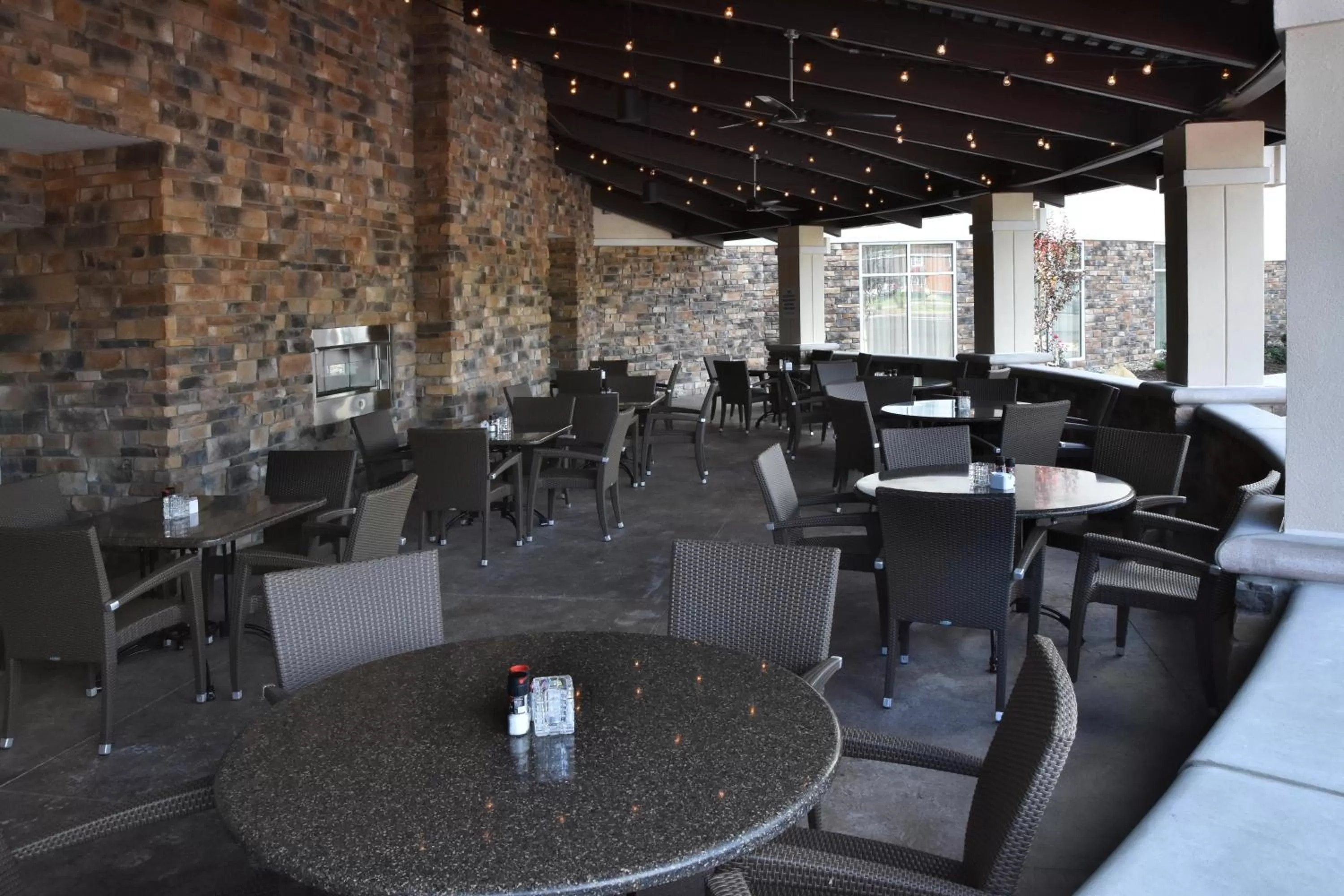 Restaurant/places to eat in Holiday Inn Canton-Belden Village by IHG