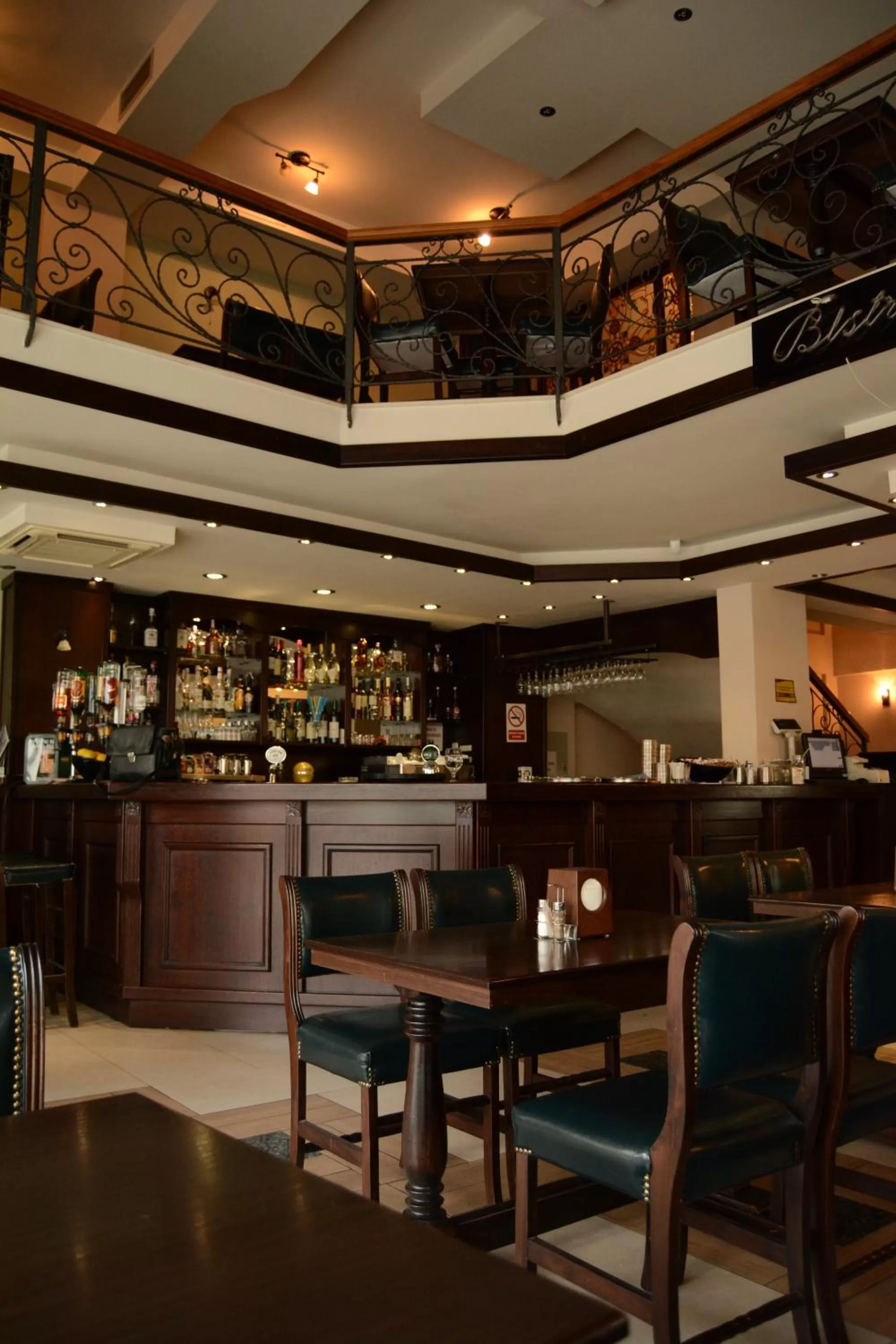 Lounge or bar, Restaurant/Places to Eat in Hotel Treff