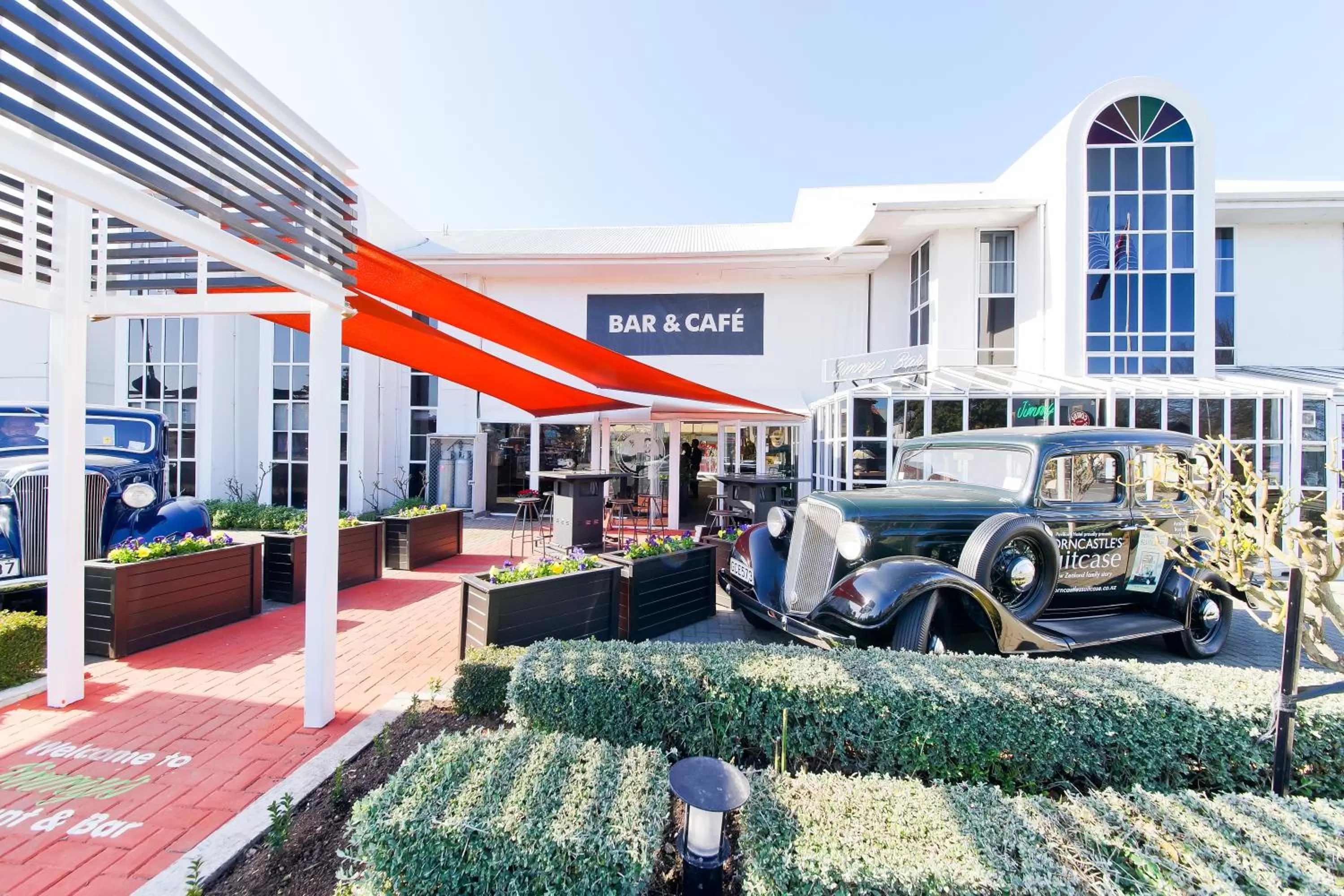 Facade/entrance in Pavilions Hotel