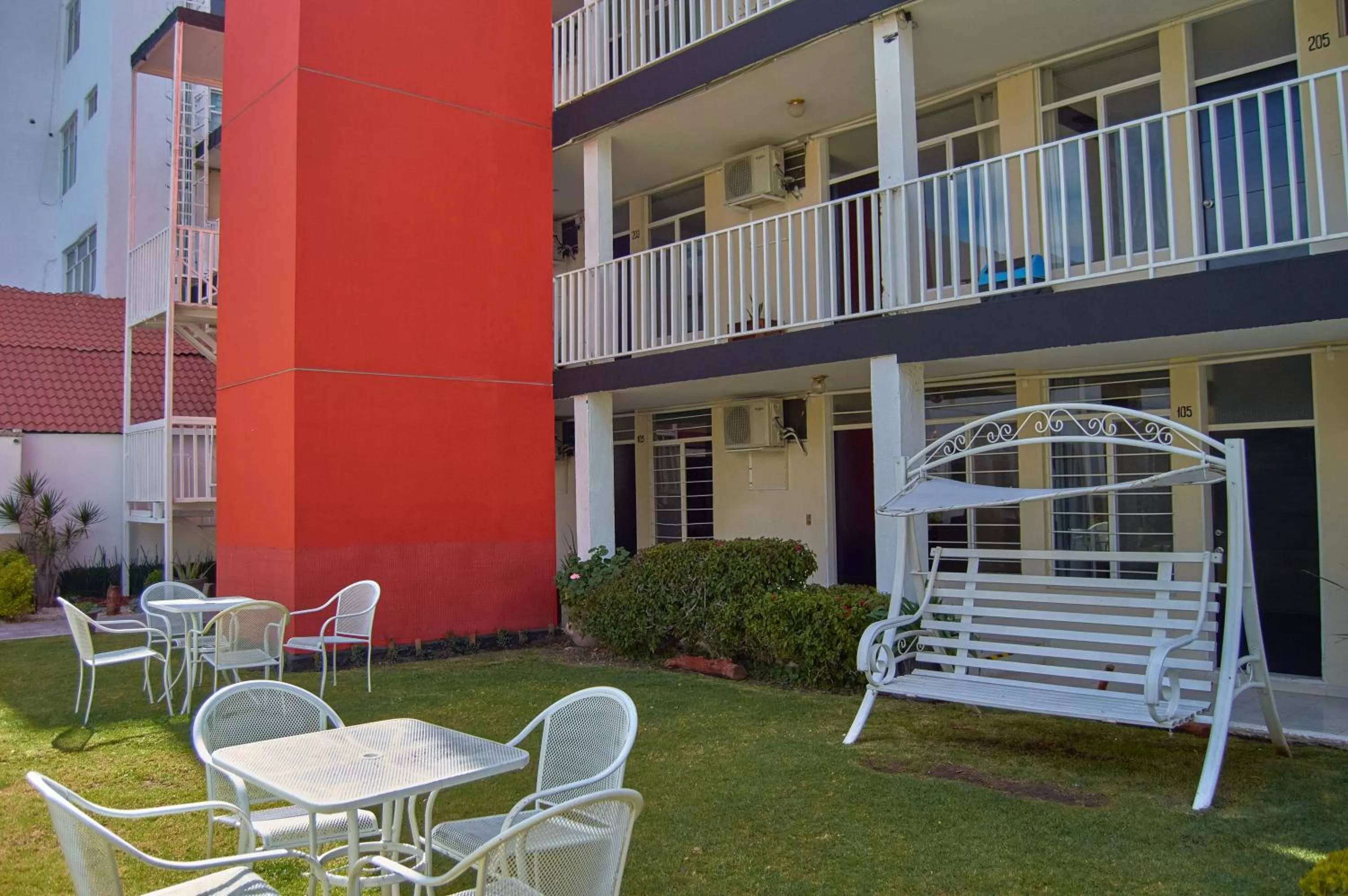 Garden in Hotel del Alba Inn & Suites