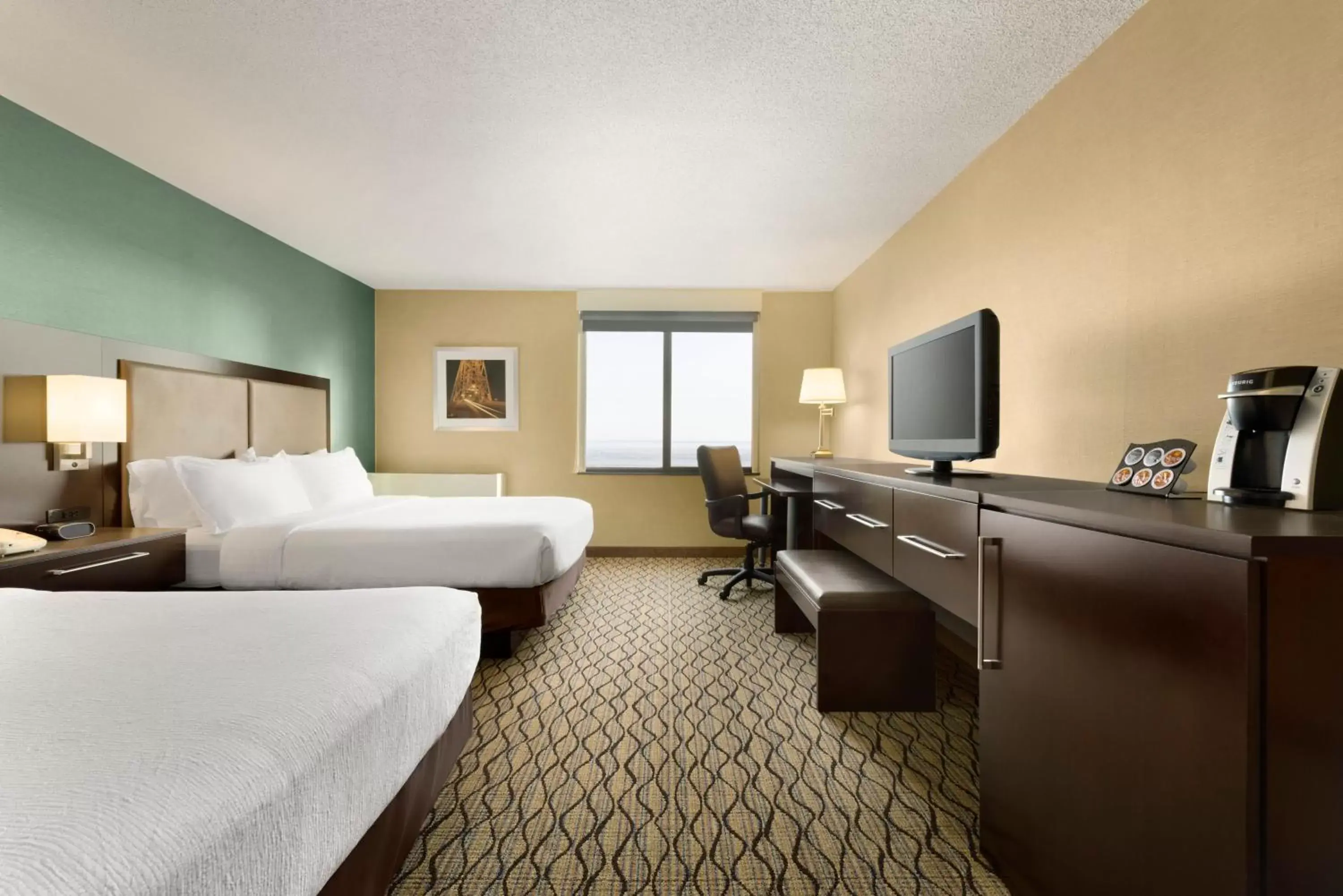 Premium Queen Room with Two Queen Beds and City View in Holiday Inn & Suites Duluth-Downtown by IHG Premium Queen Room with Two Queen Beds and City View in Holiday Inn & Suites Duluth-Downtown by IHG