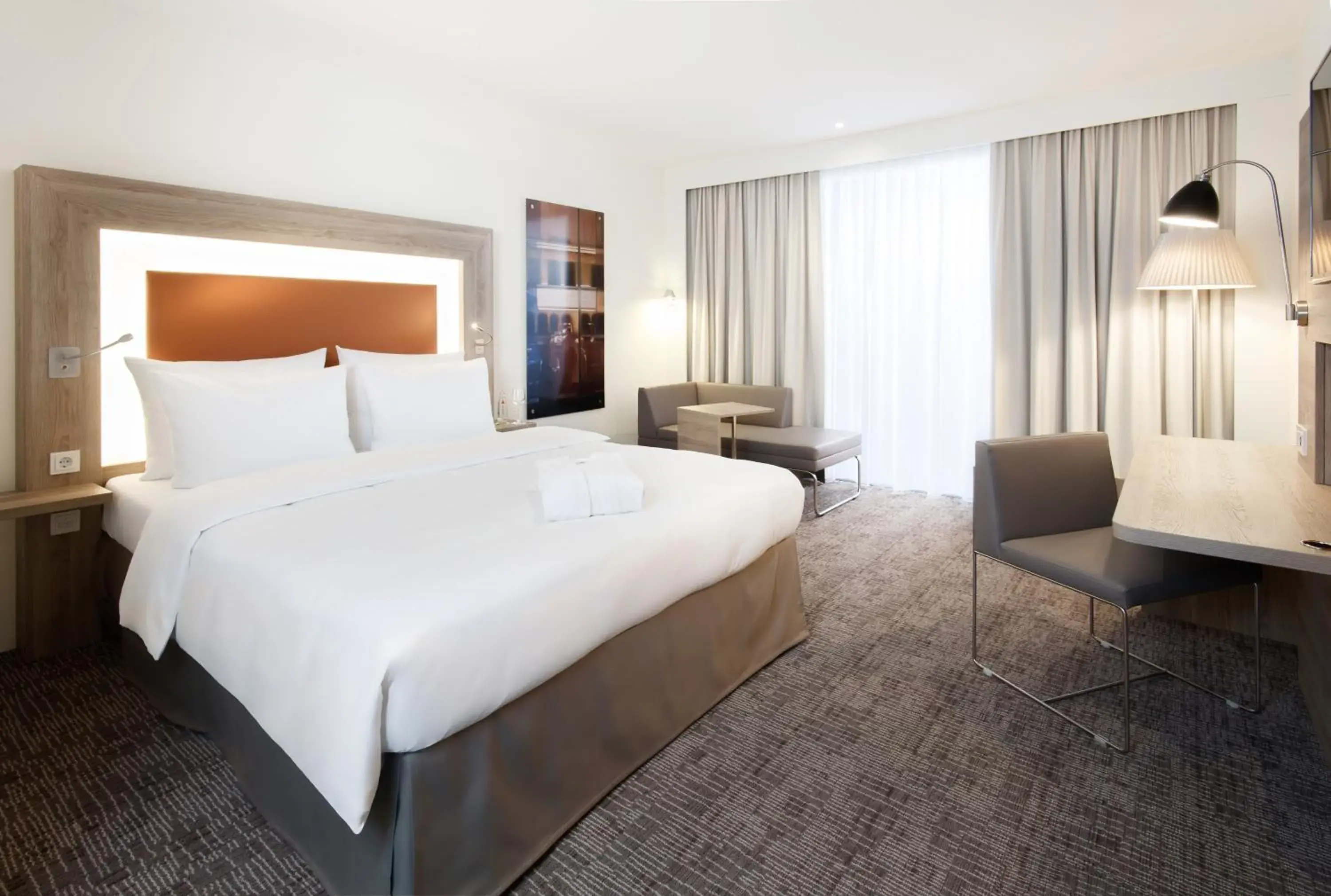 Executive King Room with Sofa in Novotel Nuernberg Centre Ville Executive King Room with Sofa in Novotel Nuernberg Centre Ville