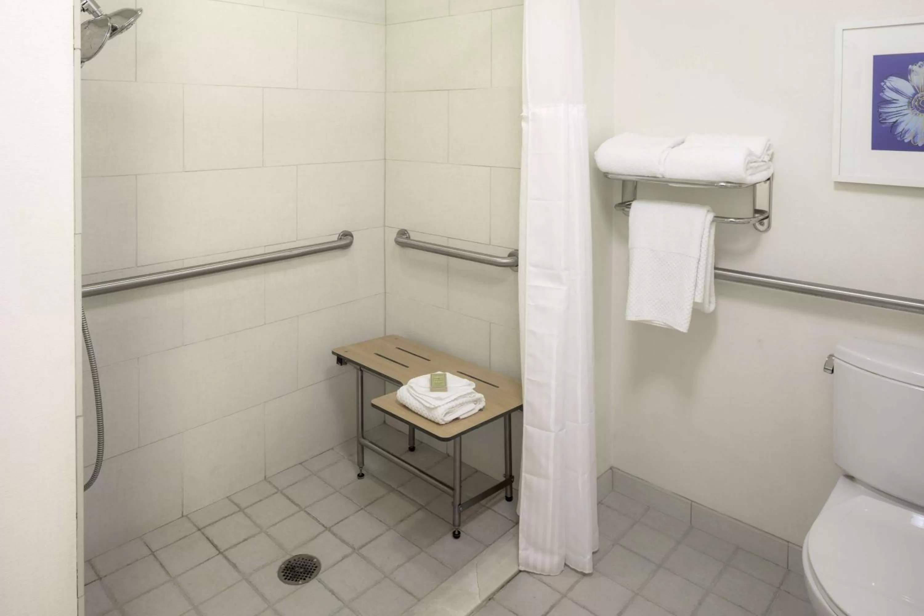 Bathroom in DoubleTree by Hilton Hotel & Suites Pittsburgh Downtown