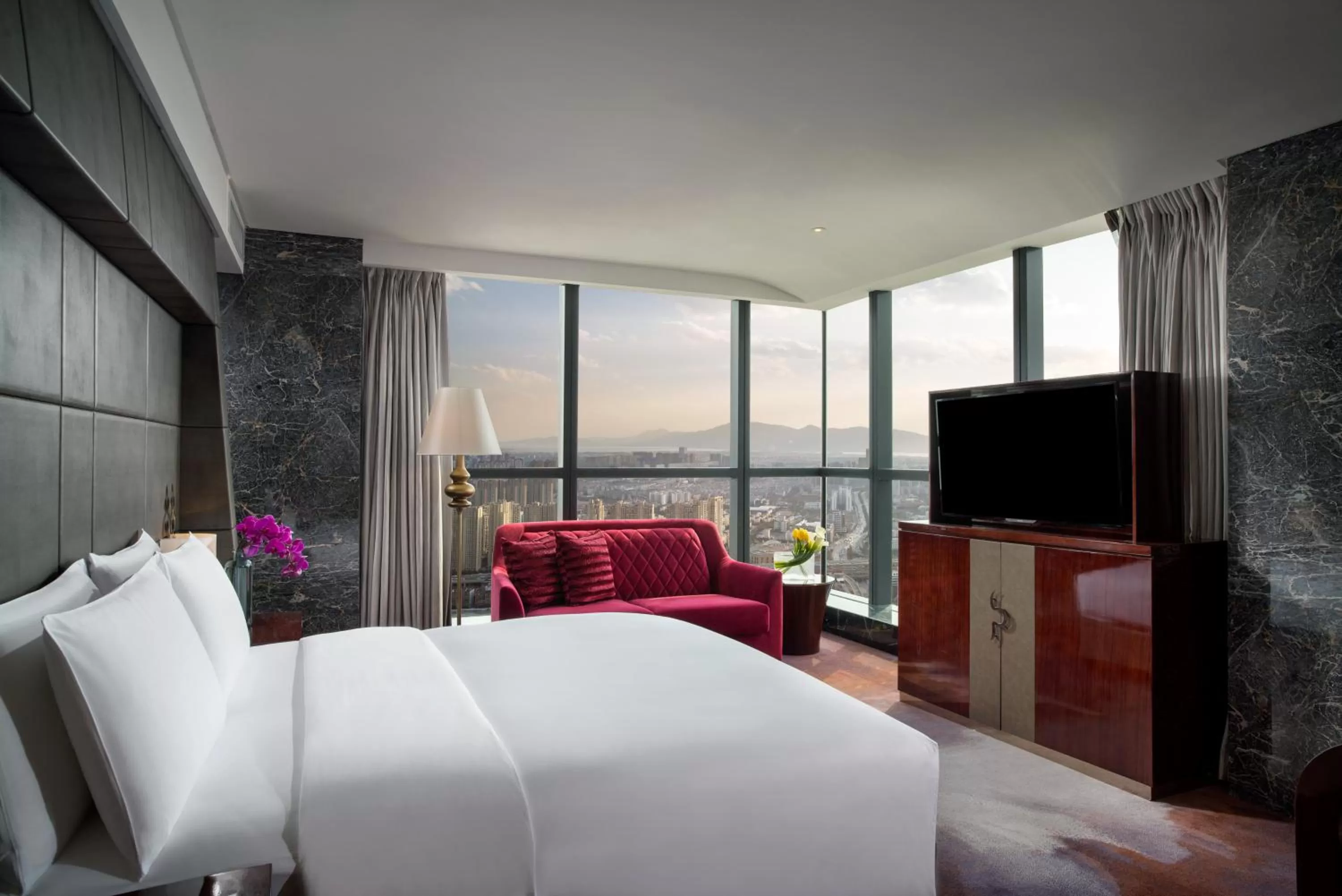 Bedroom, Bed in Sofitel Kunming