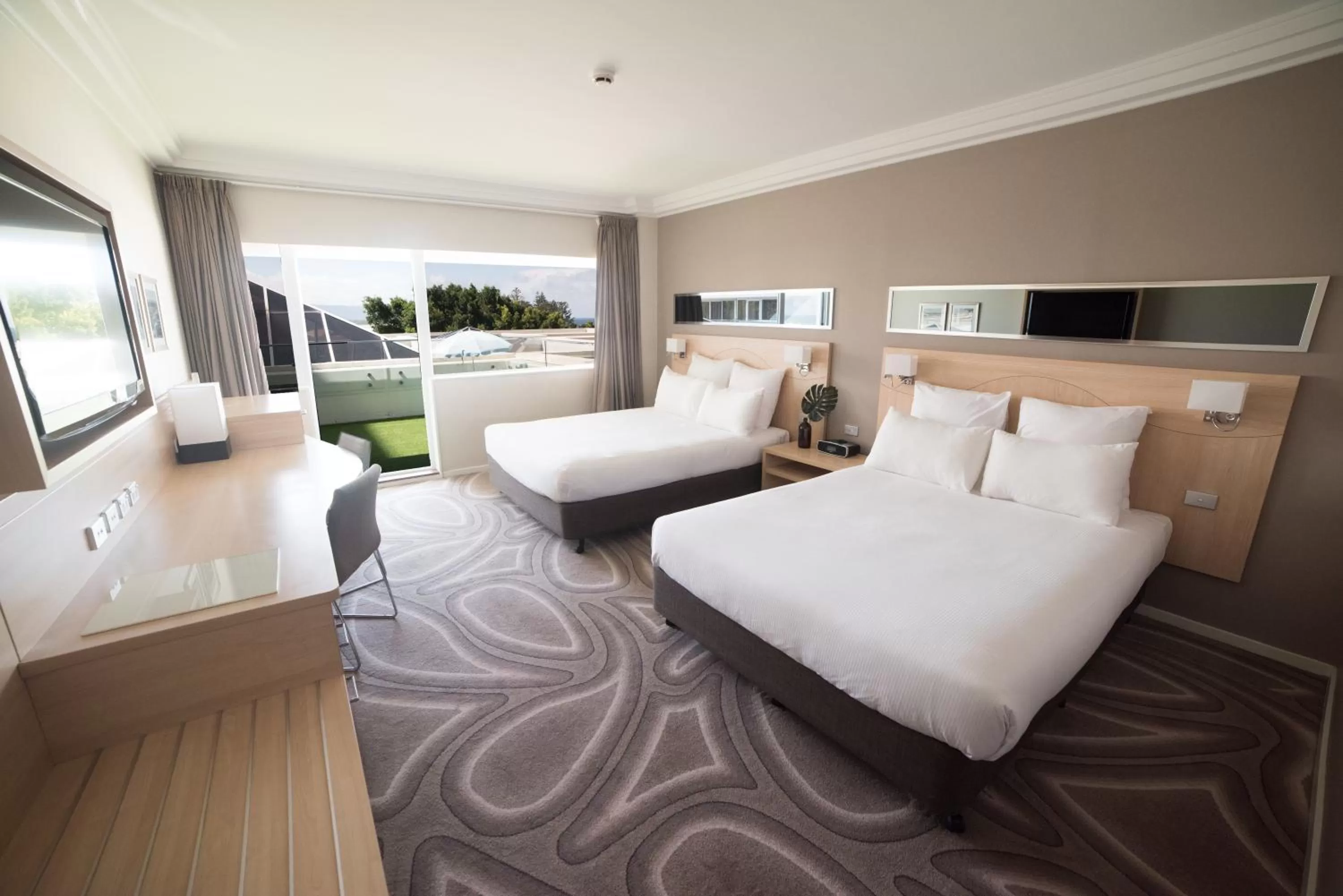 Photo of the whole room, Bed in Novotel Wollongong Northbeach