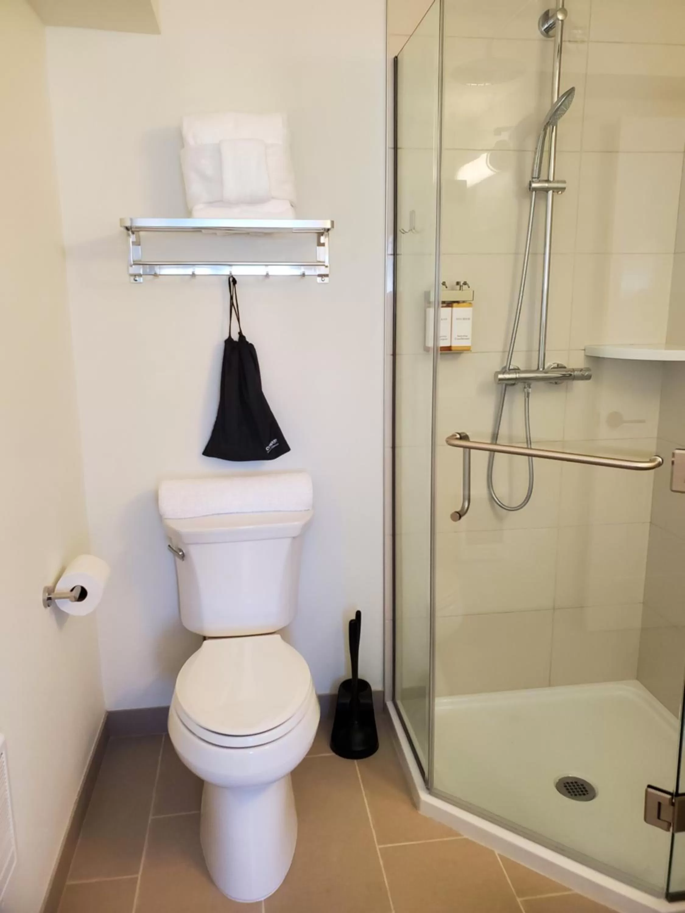 Shower in Moonstone Beach Motel