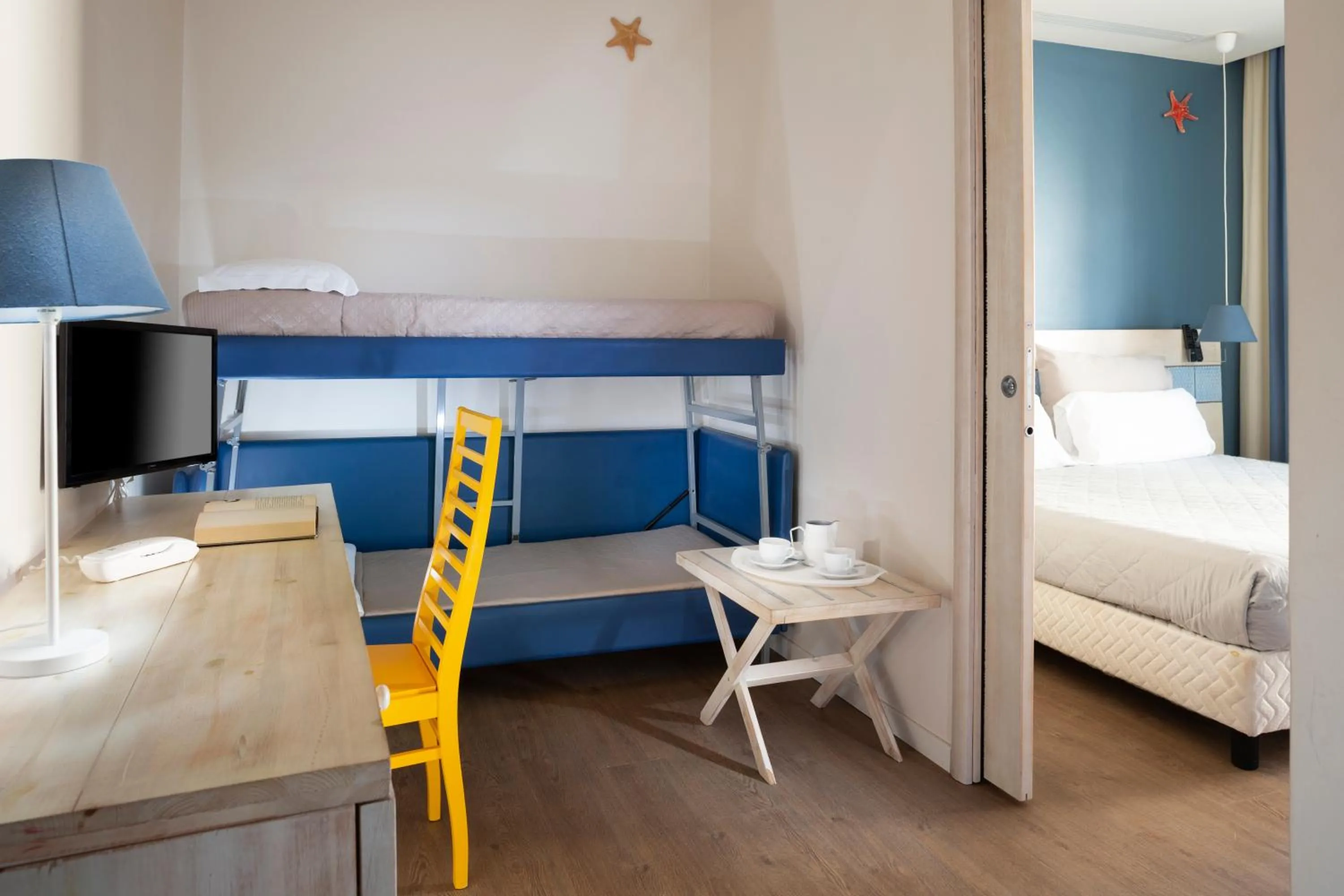 bunk bed, Bed in Hotel LaMorosa