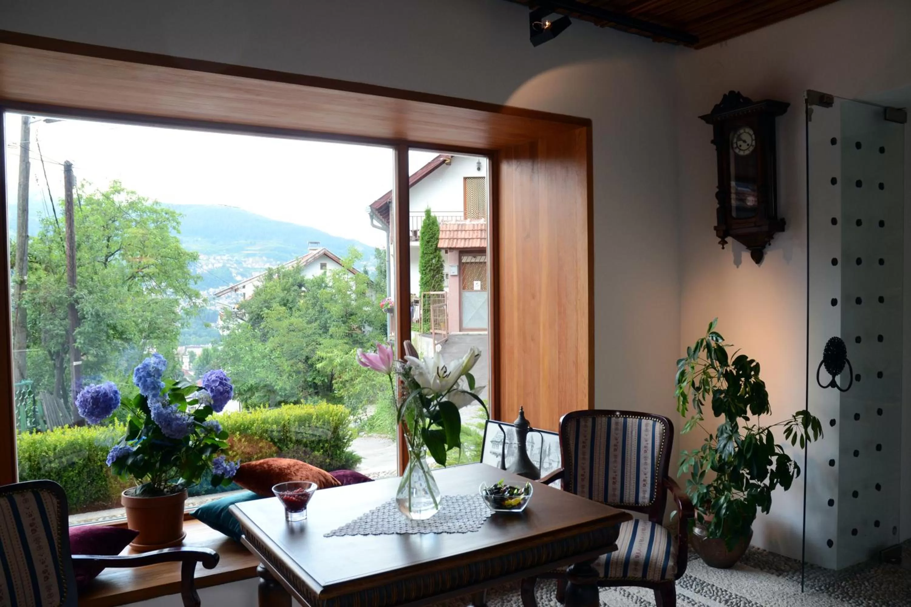 Dining Area in Rooms Kibe Mahala