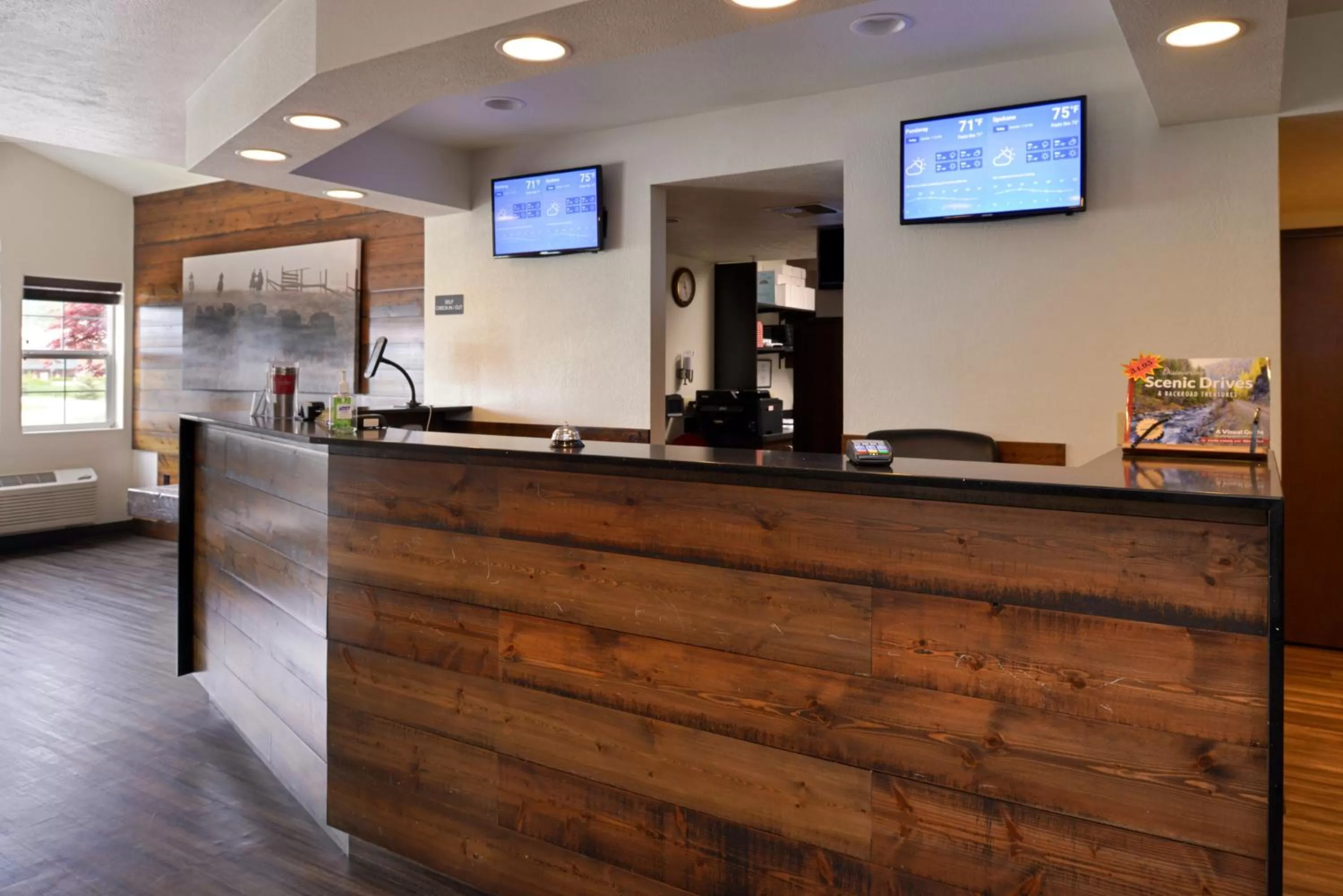 Lobby or reception in Hotel Ruby Sandpoint