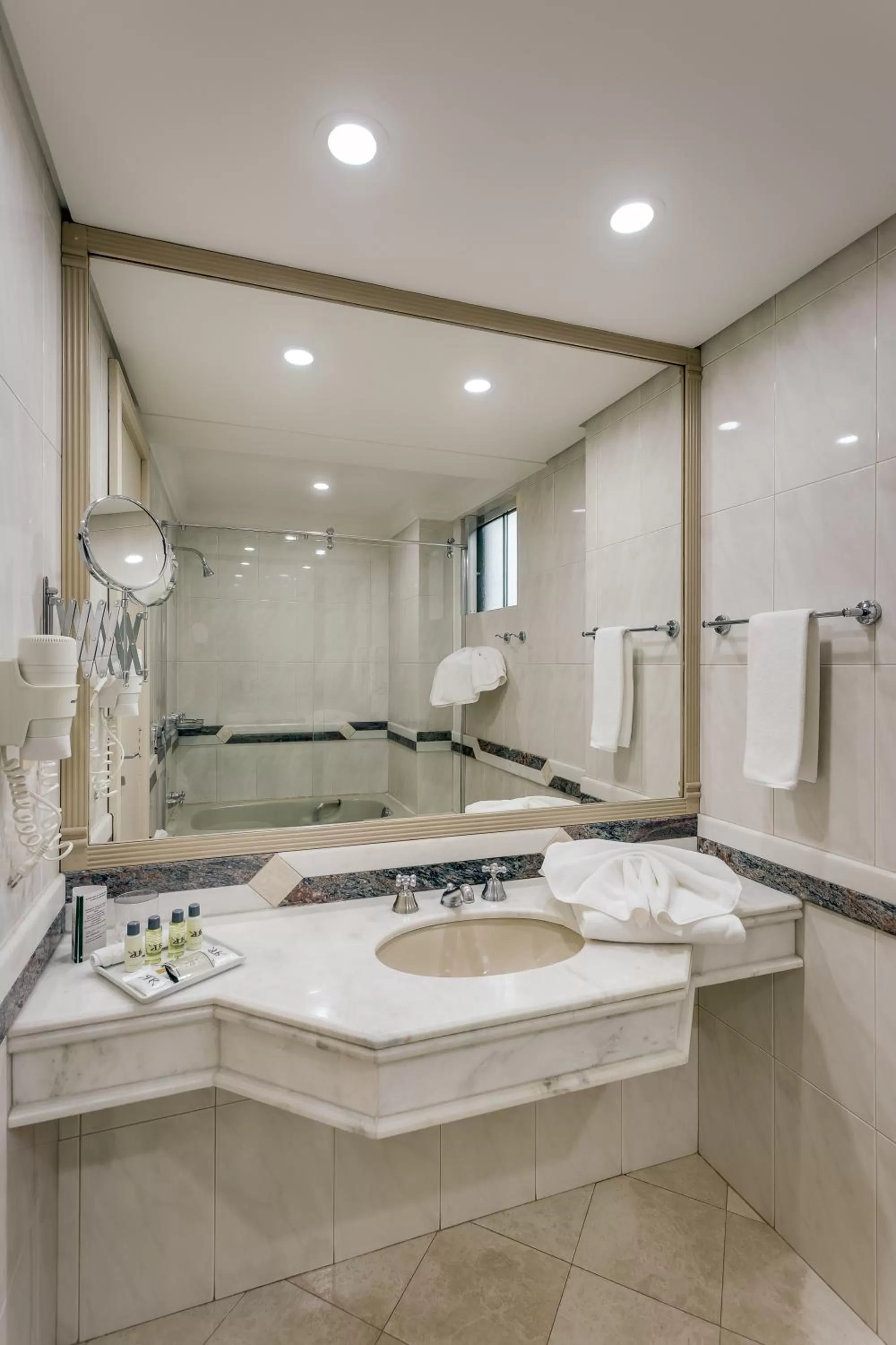 Bathroom in Kuster Hotel