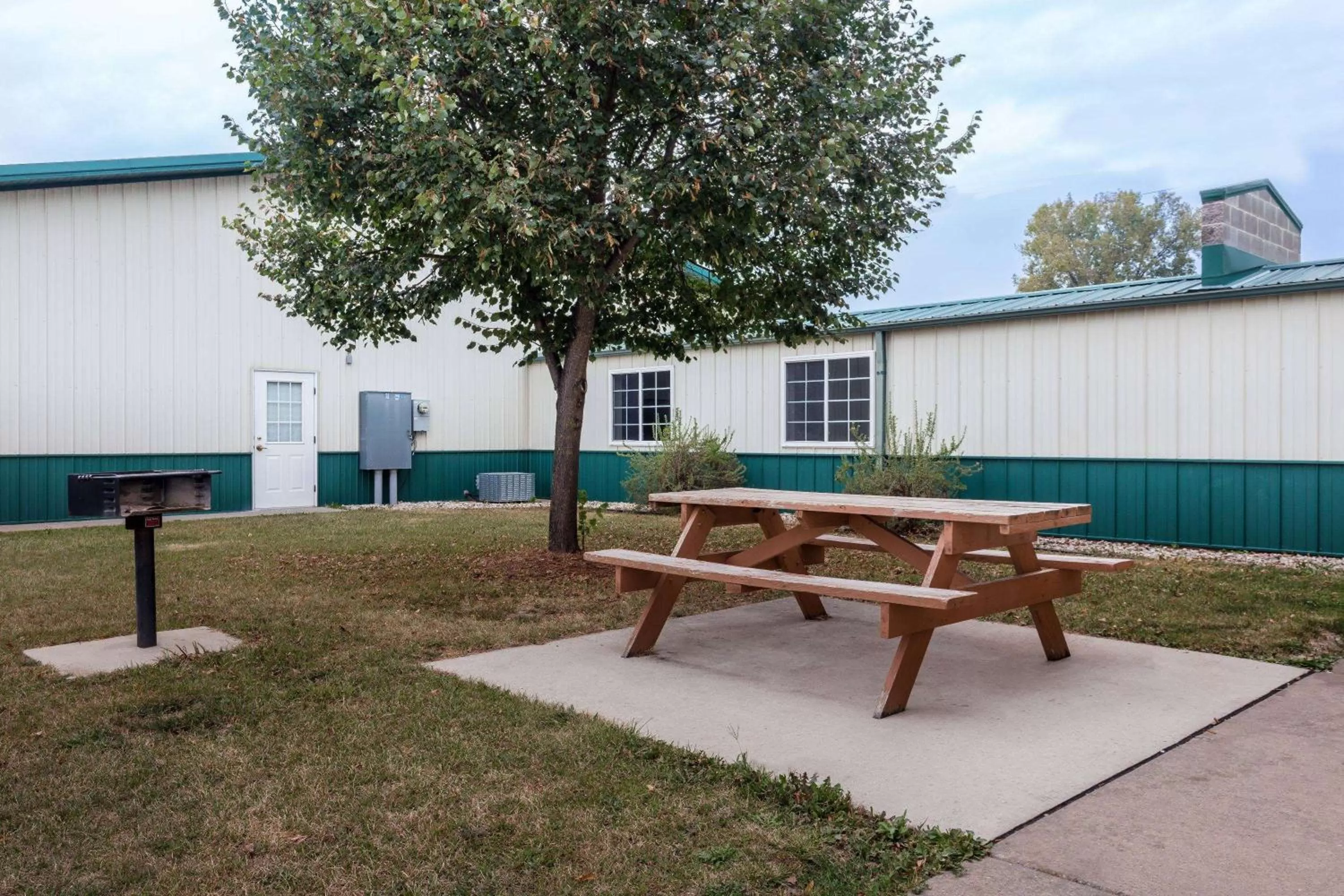 Restaurant/places to eat in AmericInn by Wyndham Boscobel