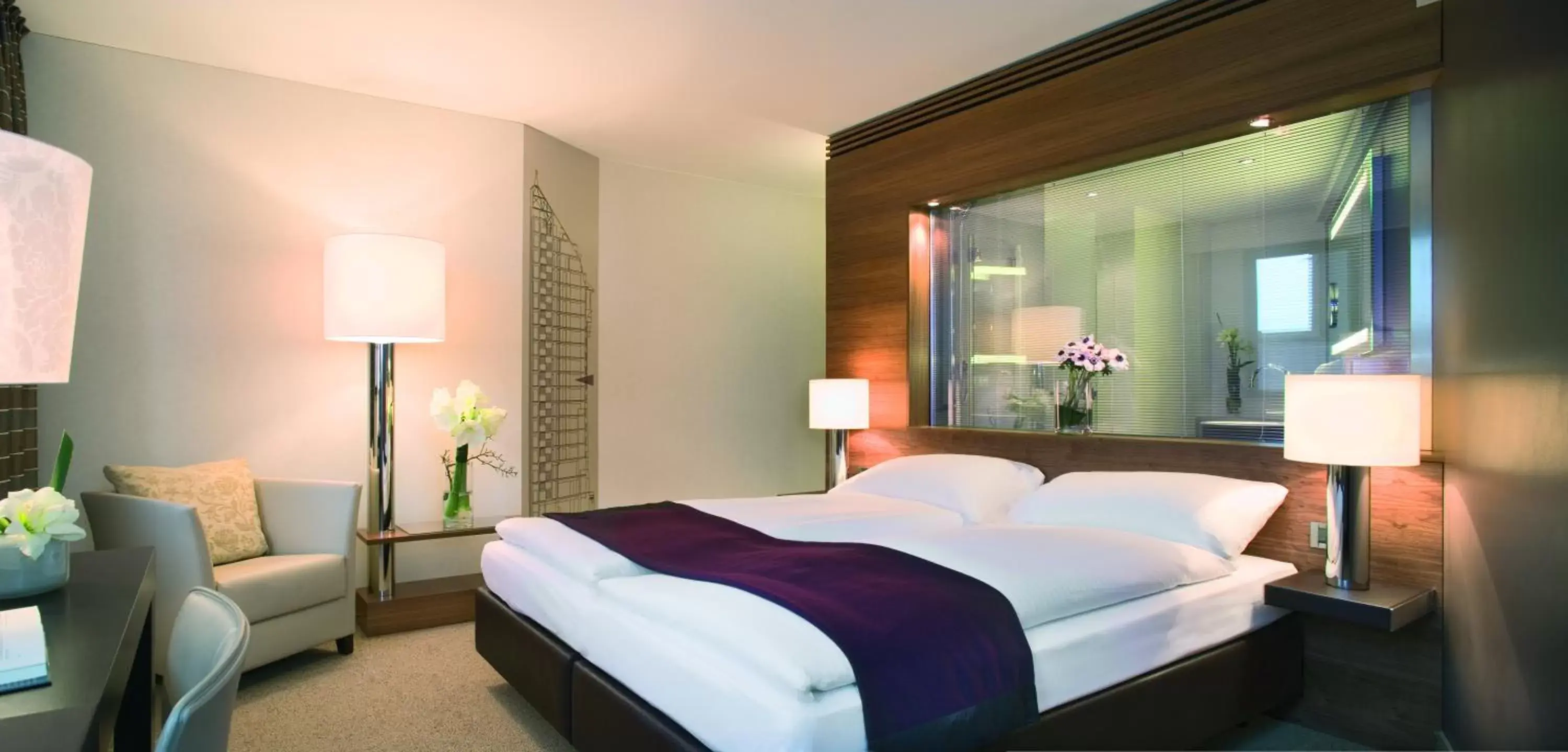 Superior King Room in Mövenpick Hotel Hamburg Superior King Room in Mövenpick Hotel Hamburg