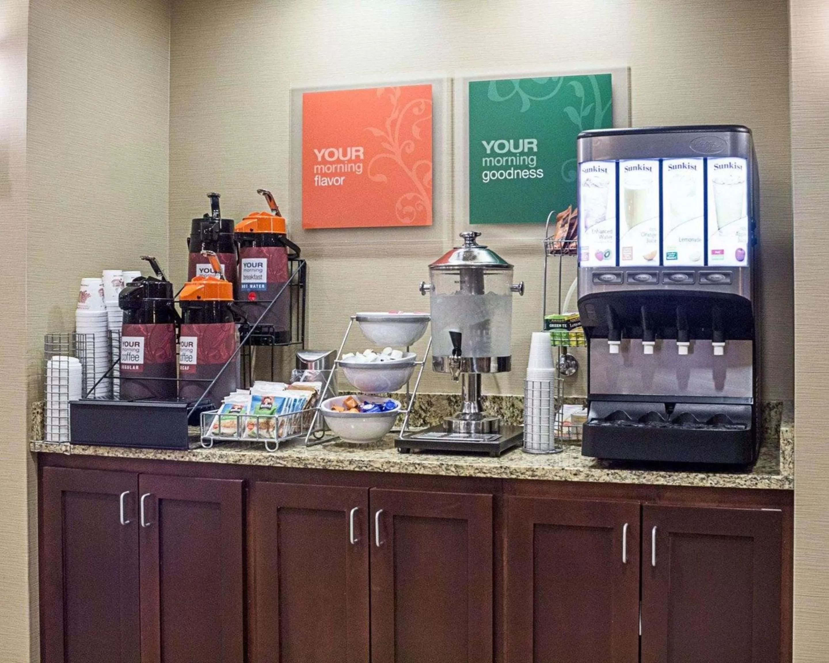 Restaurant/places to eat in Comfort Suites Minot South