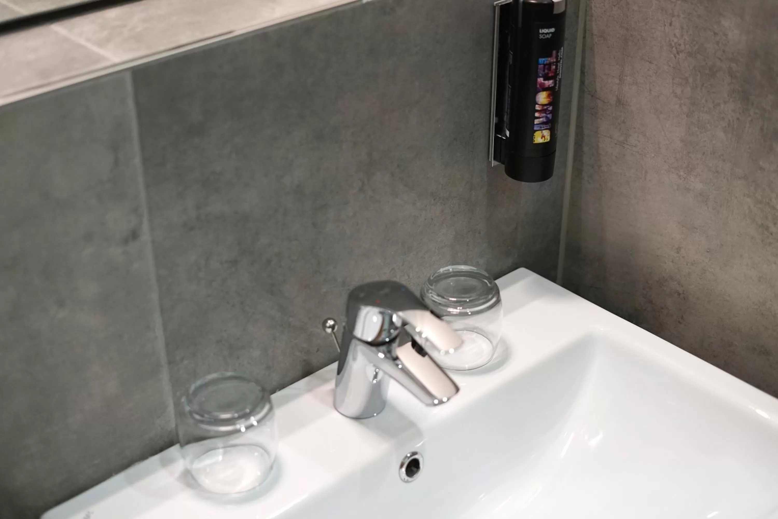 Bathroom in DIWOTEL by Trip Inn Frankfurt Airport Dreieich