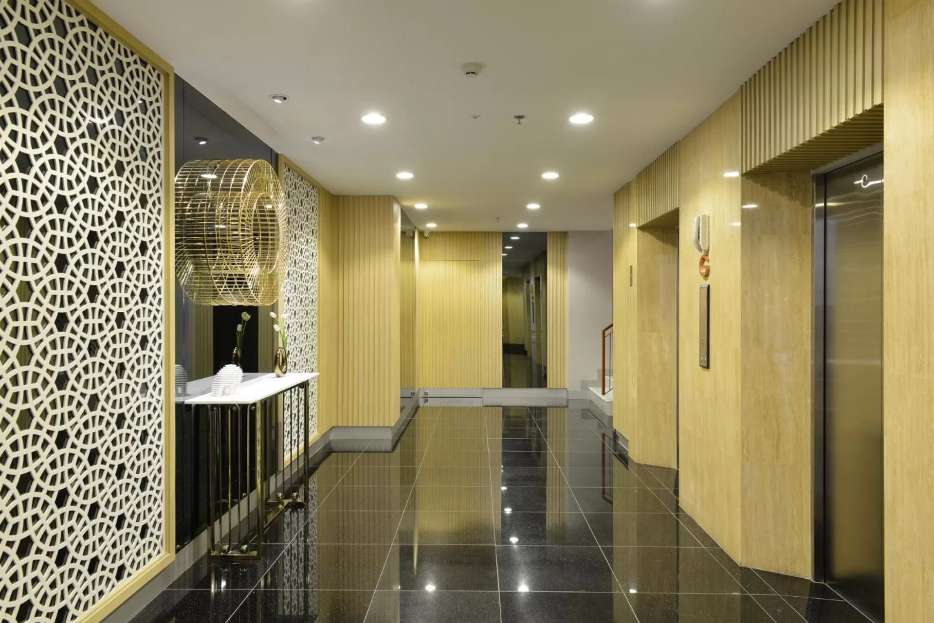 Decorative detail in Le D'Tel Bangkok