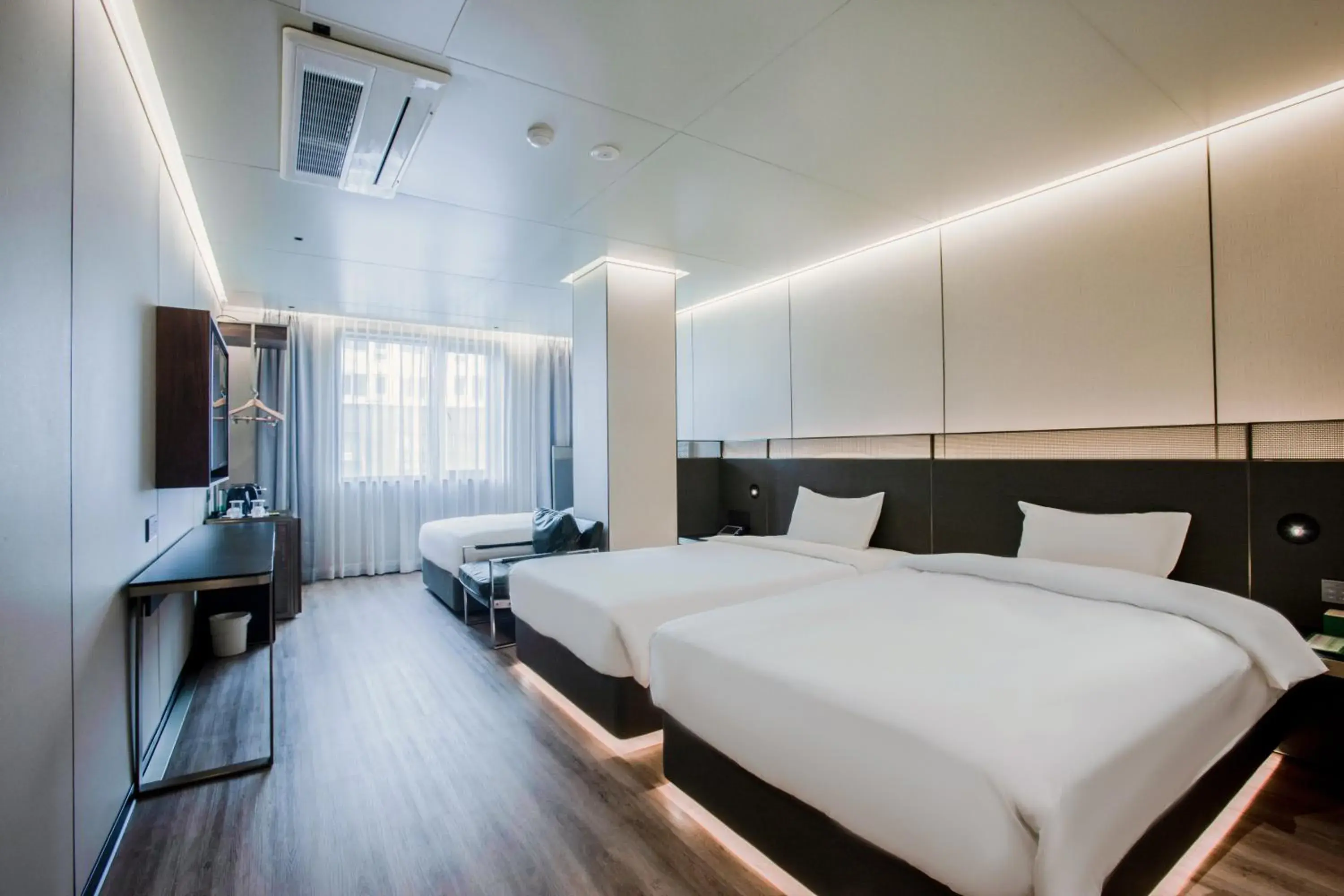 Deluxe Triple Room - No parking in Amber Hotel Jeju Deluxe Triple Room - No parking in Amber Hotel Jeju