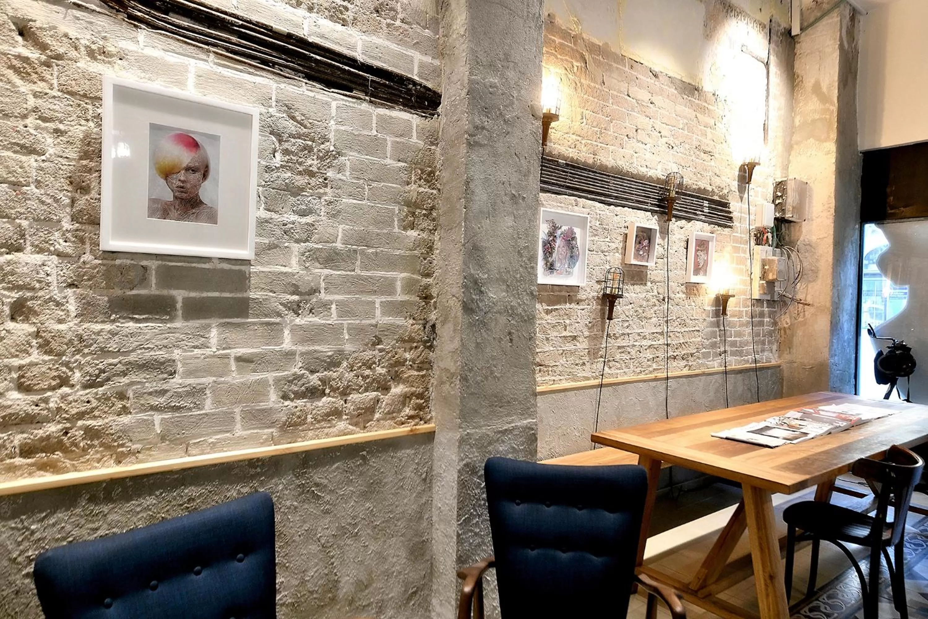 Restaurant/places to eat in Assemblage Boutique