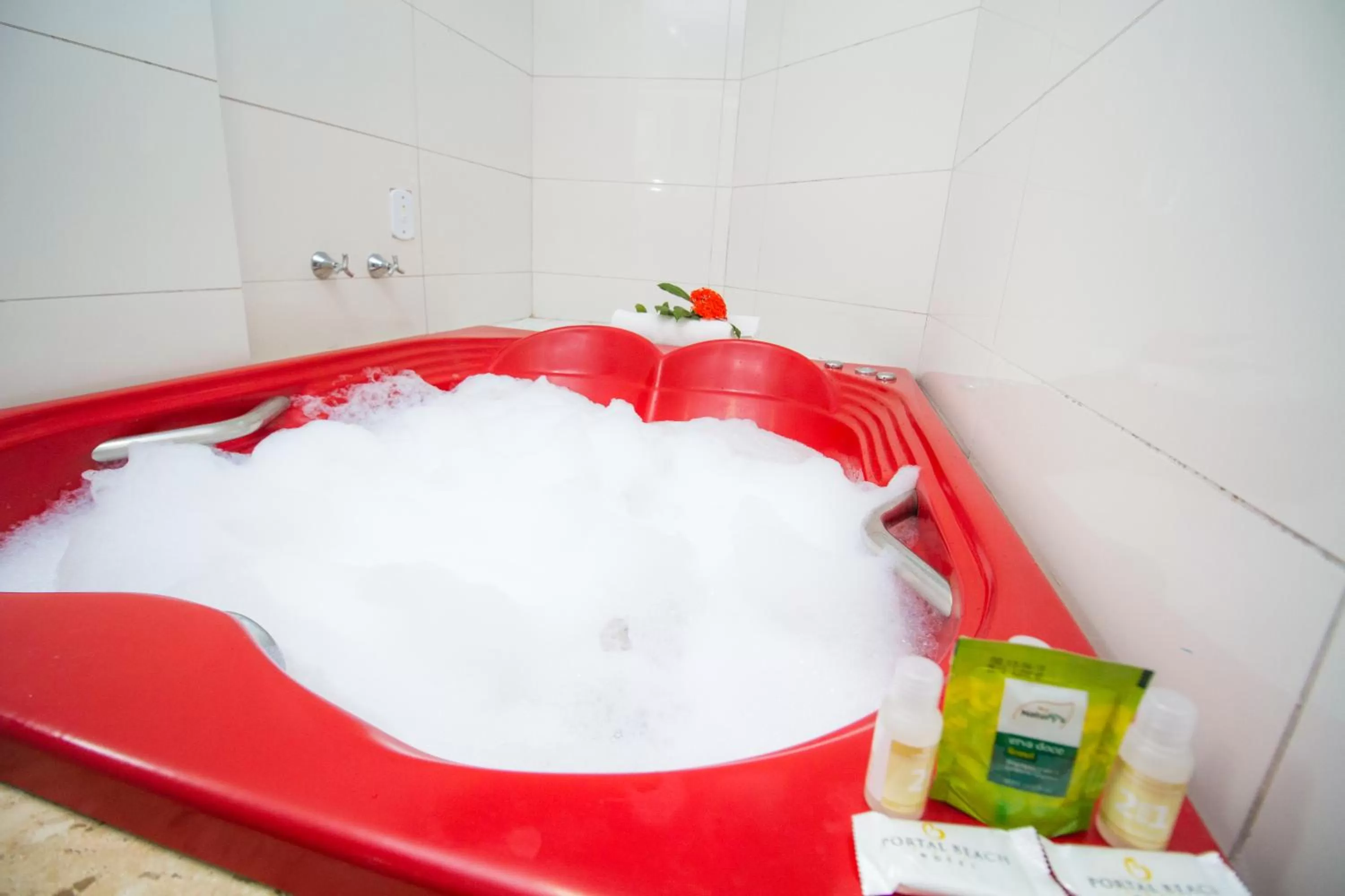 Hot Tub, Bed in Portal Beach - Rede Soberano