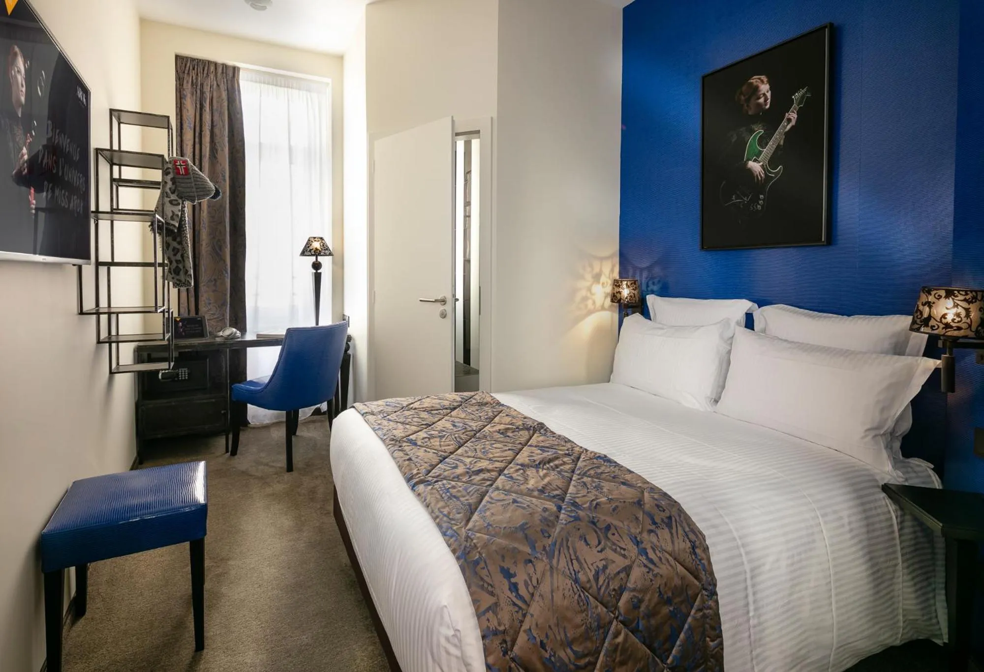 Photo of the whole room, Bed in Hotel Arok