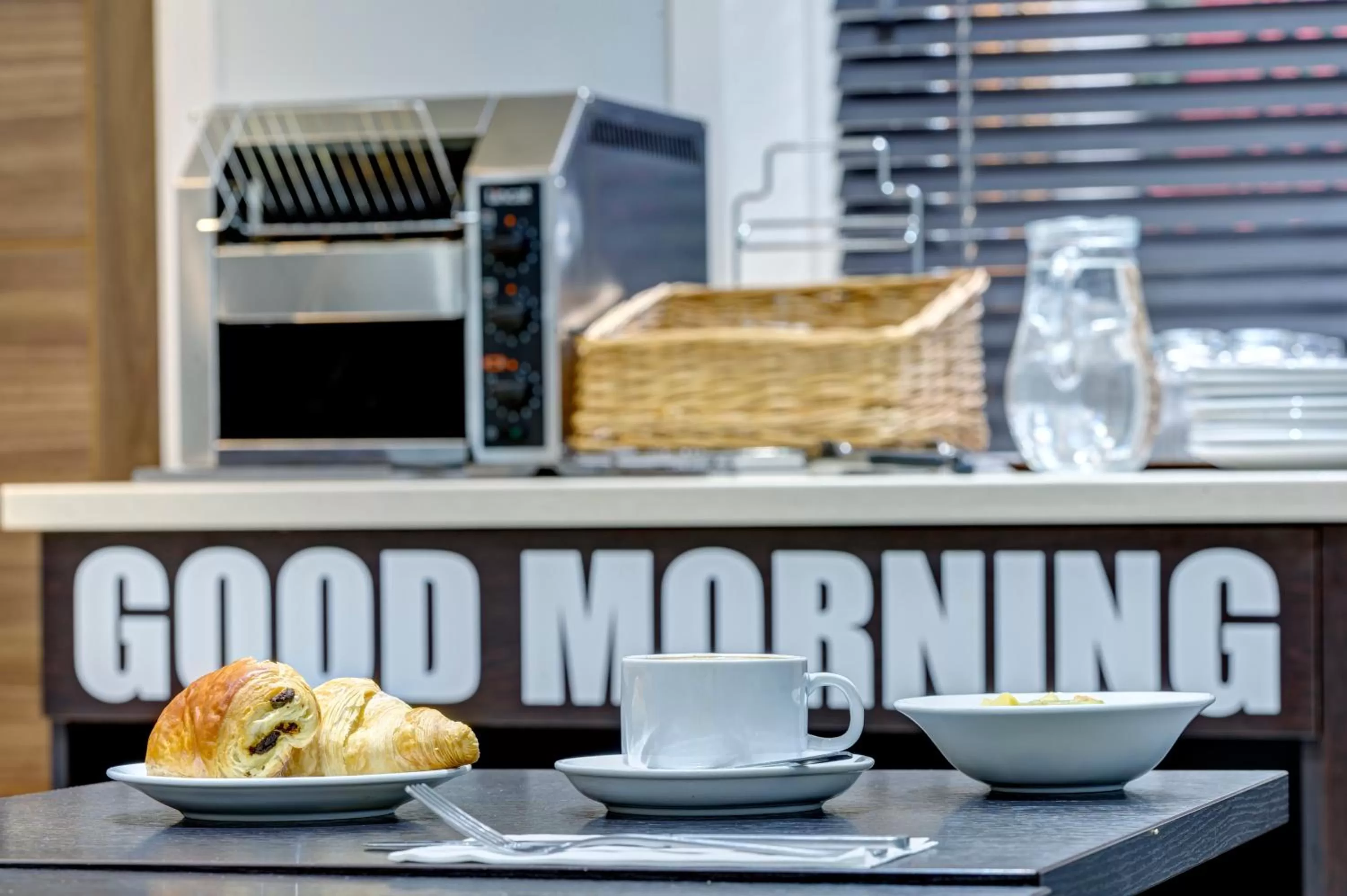 Restaurant/places to eat in Trebovir Hotel