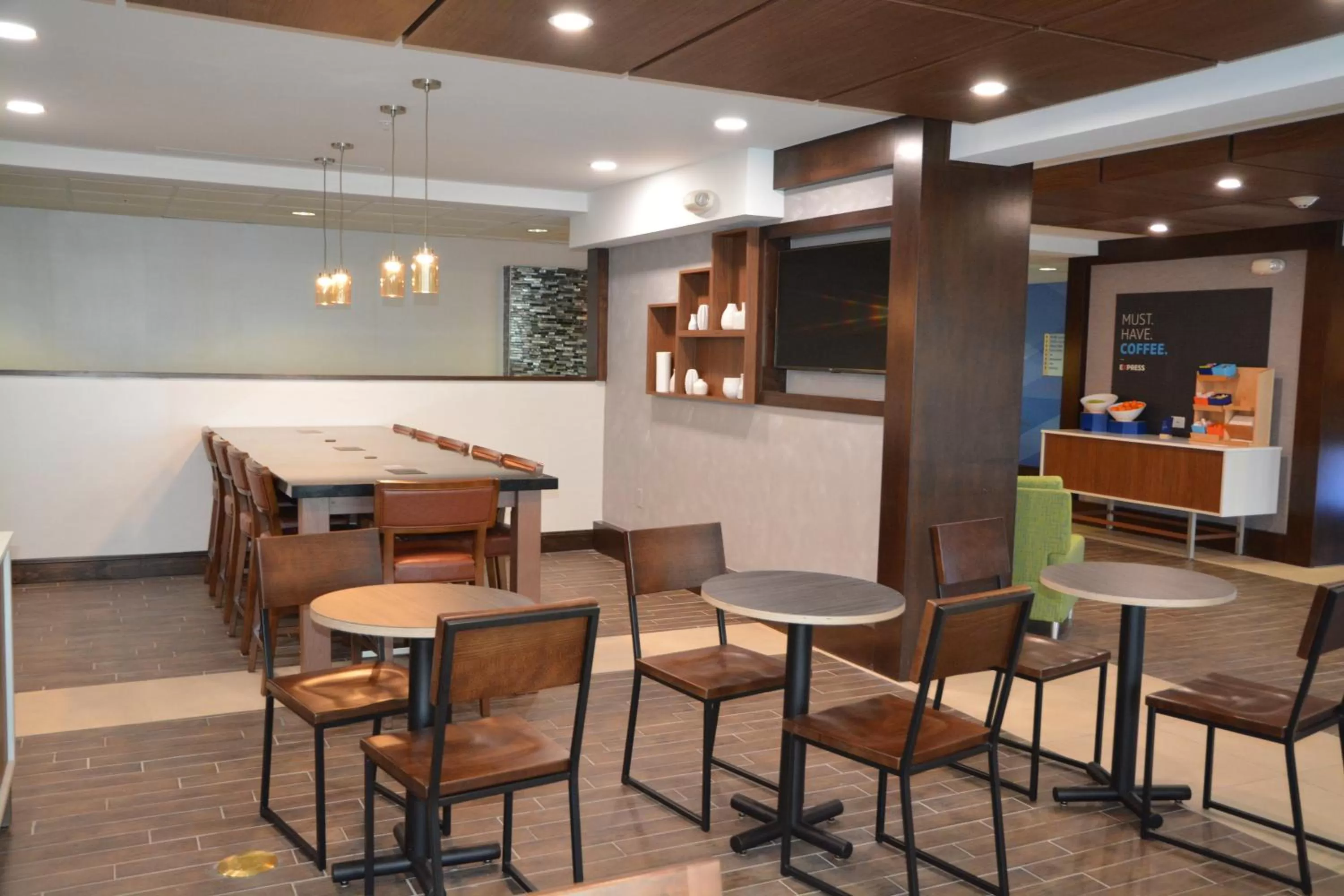 Restaurant/places to eat in Holiday Inn Express & Suites Caryville by IHG