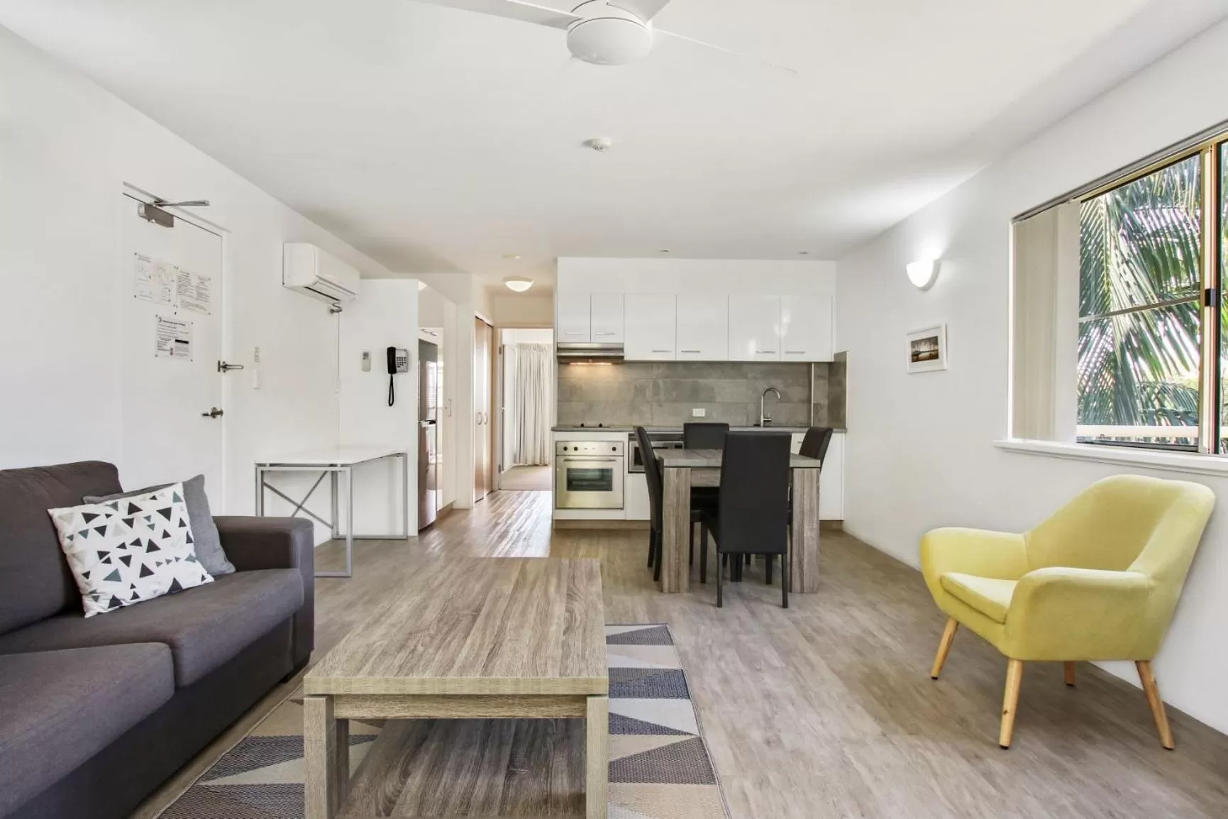 TV and multimedia in Lennox Beach Resort