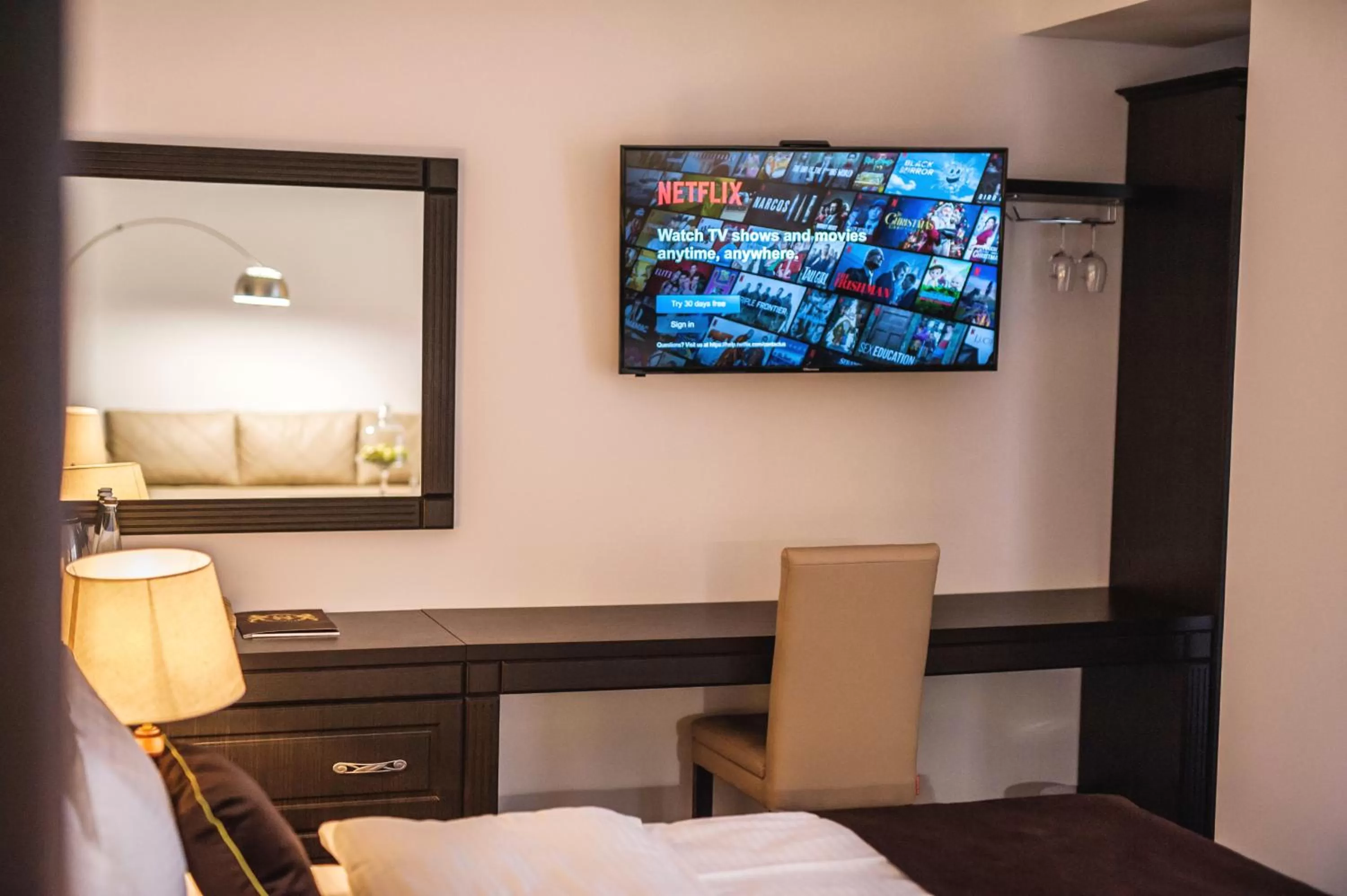 TV and multimedia, Bed in Bernardazzi Grand Hotel