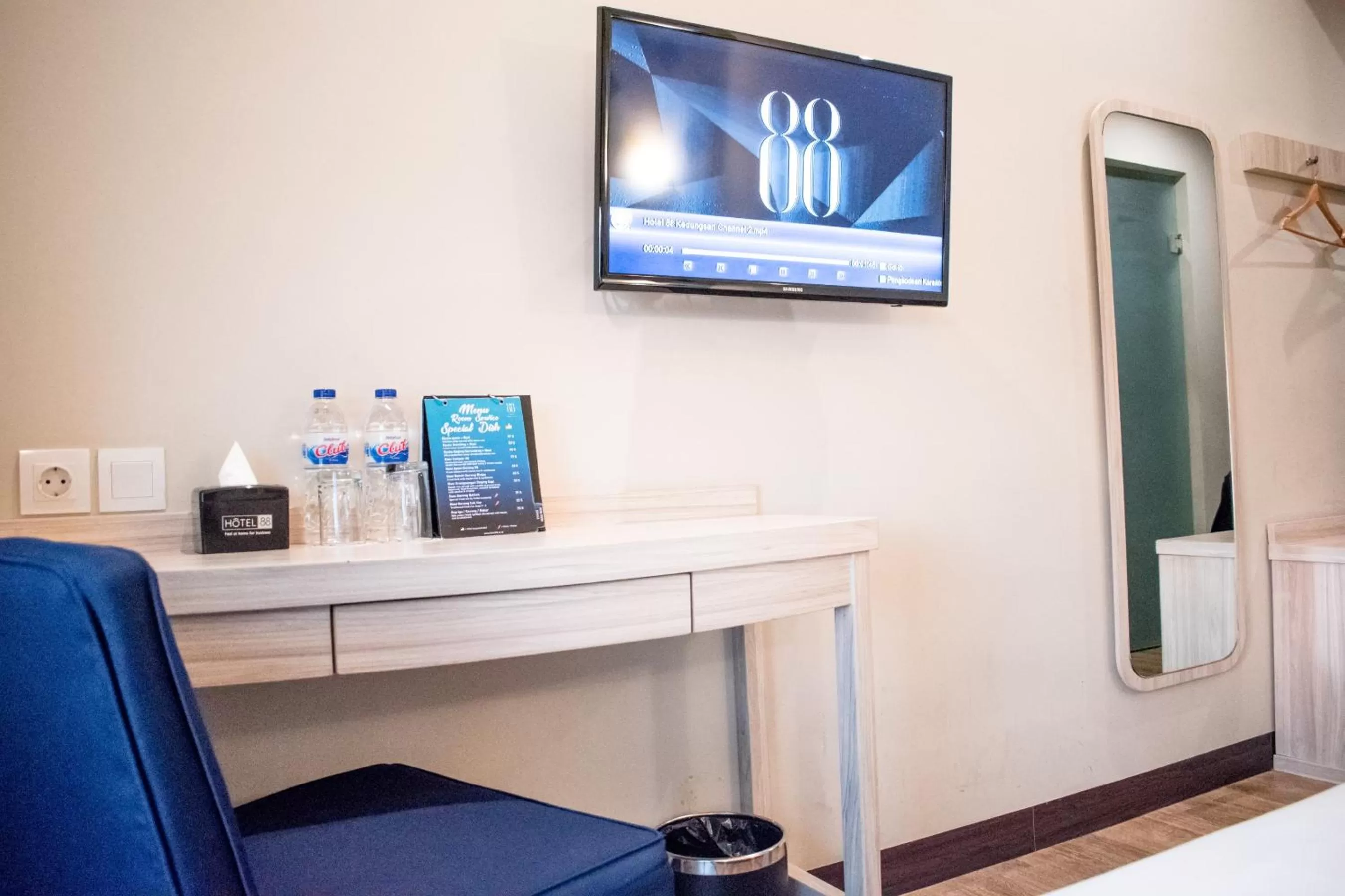 TV and multimedia in Hotel 88 Kedungsari - Kedungdoro By WH