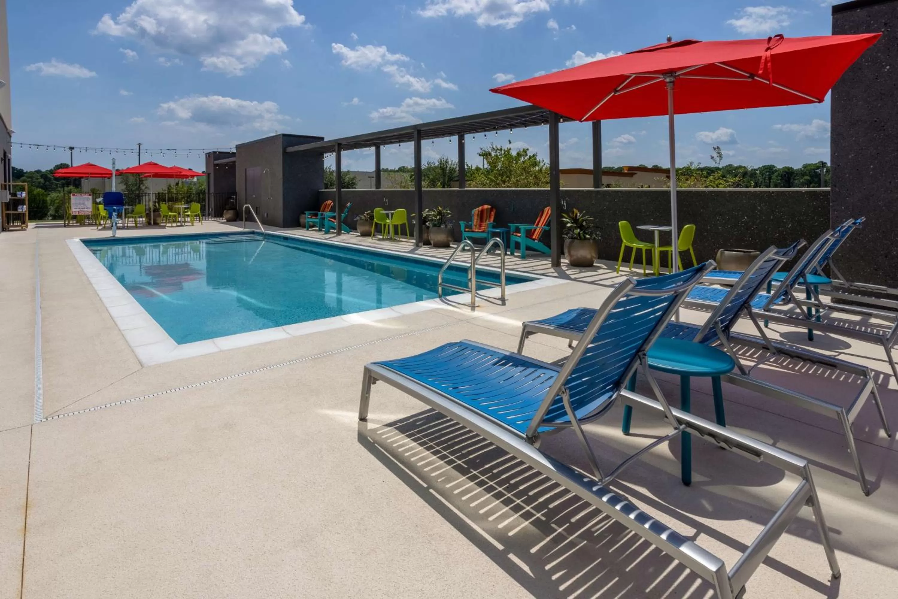 Pool view in Tru By Hilton Pensacola Airport Medical Center