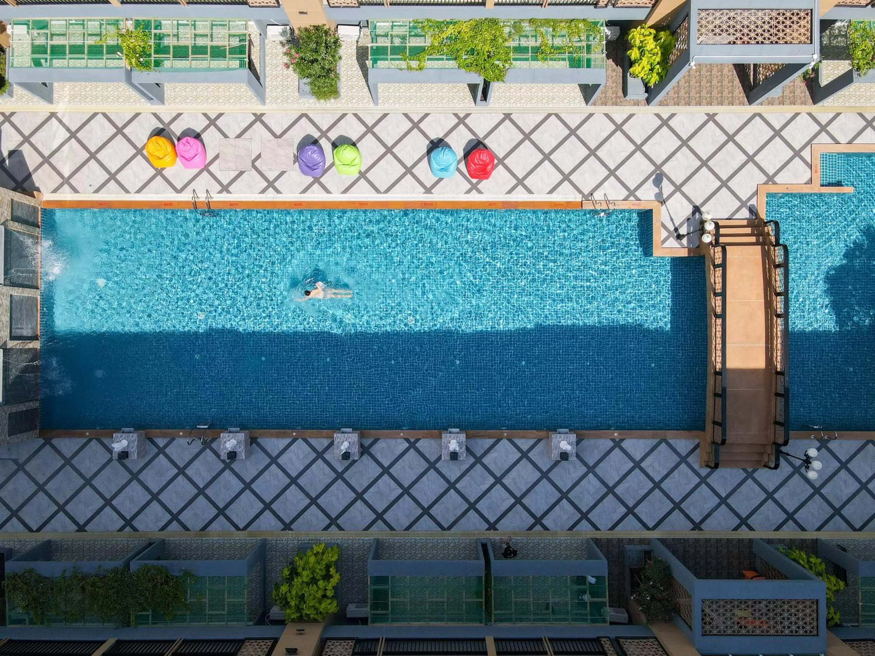 Swimming pool in Golden Sea Hua Hin - SHA Extra Plus