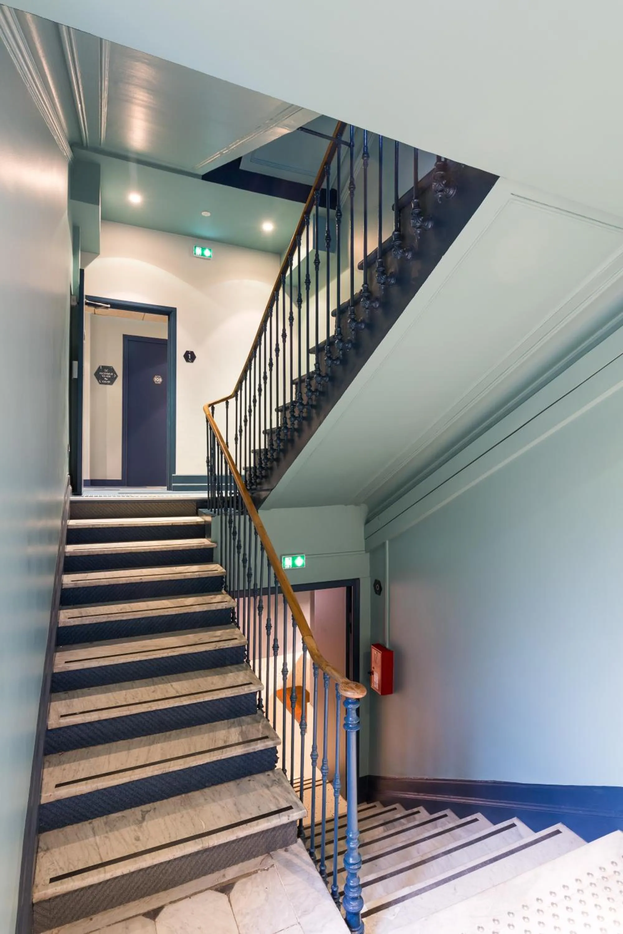 Area and facilities, Lobby/Reception in Hôtel Ozz by Happyculture