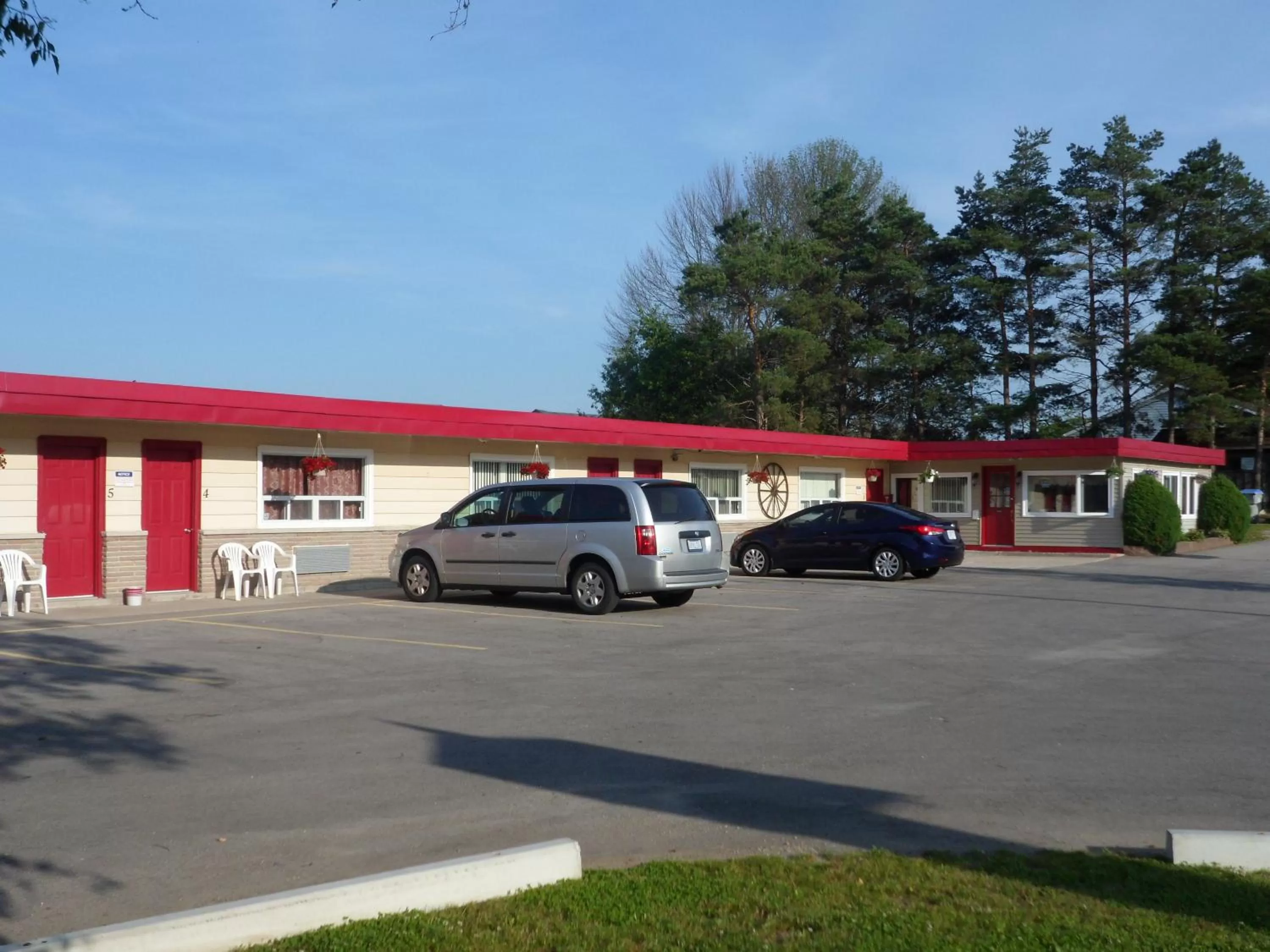 Property building in The Silver Birch Motel
