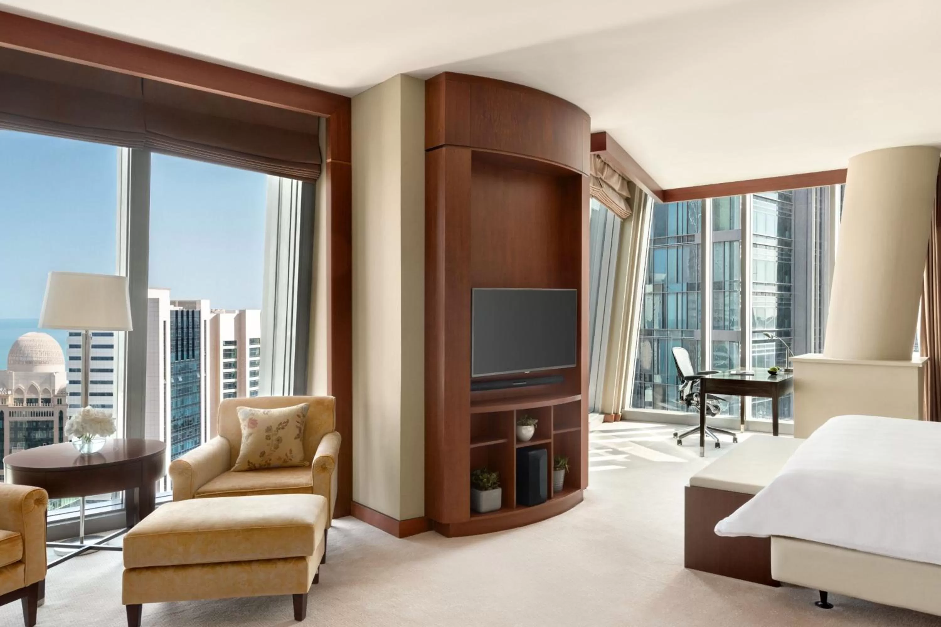 Photo of the whole room, Bed in JW Marriott Marquis City Center Doha