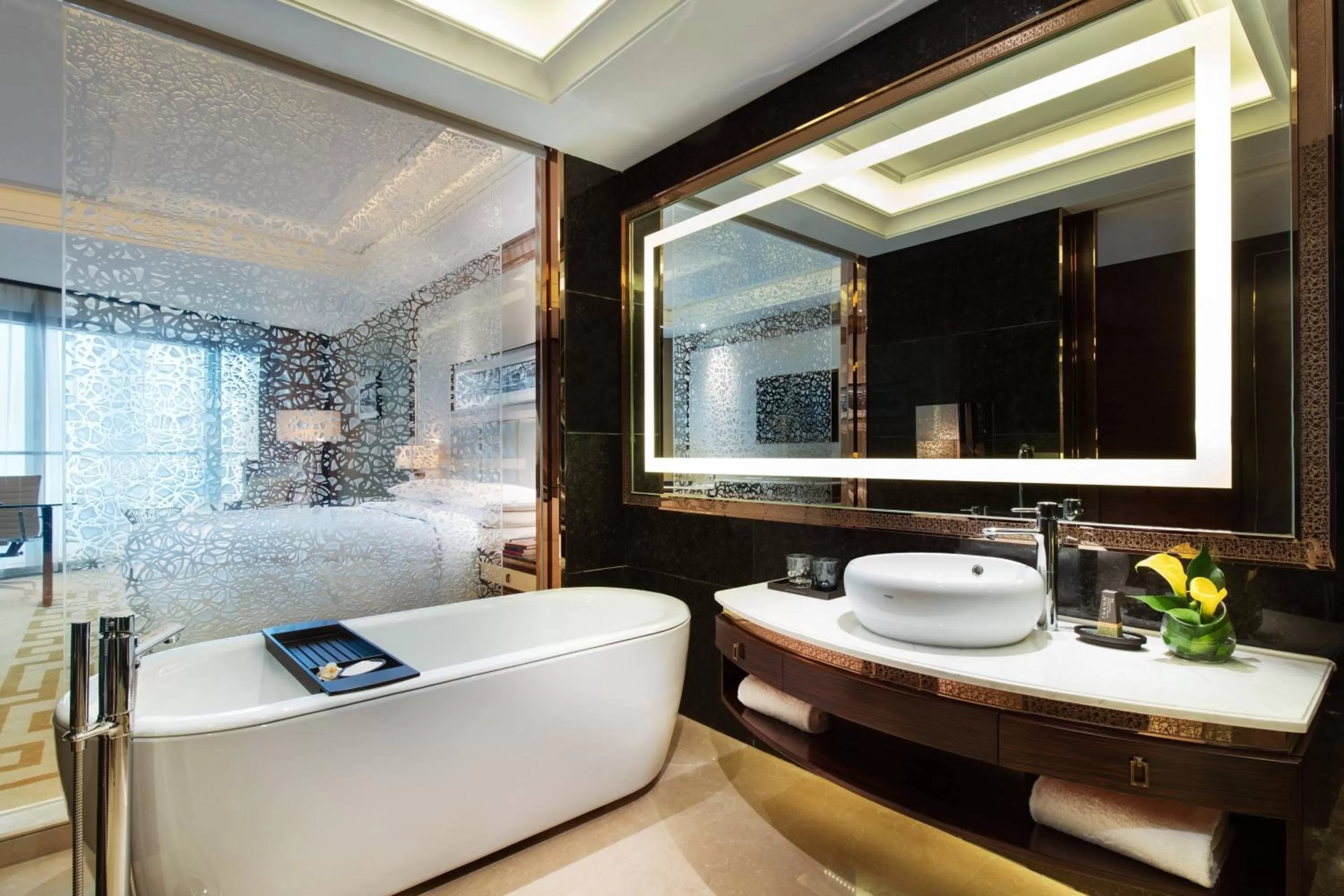 Bathroom, Bed in Changzhou Marriott Hotel